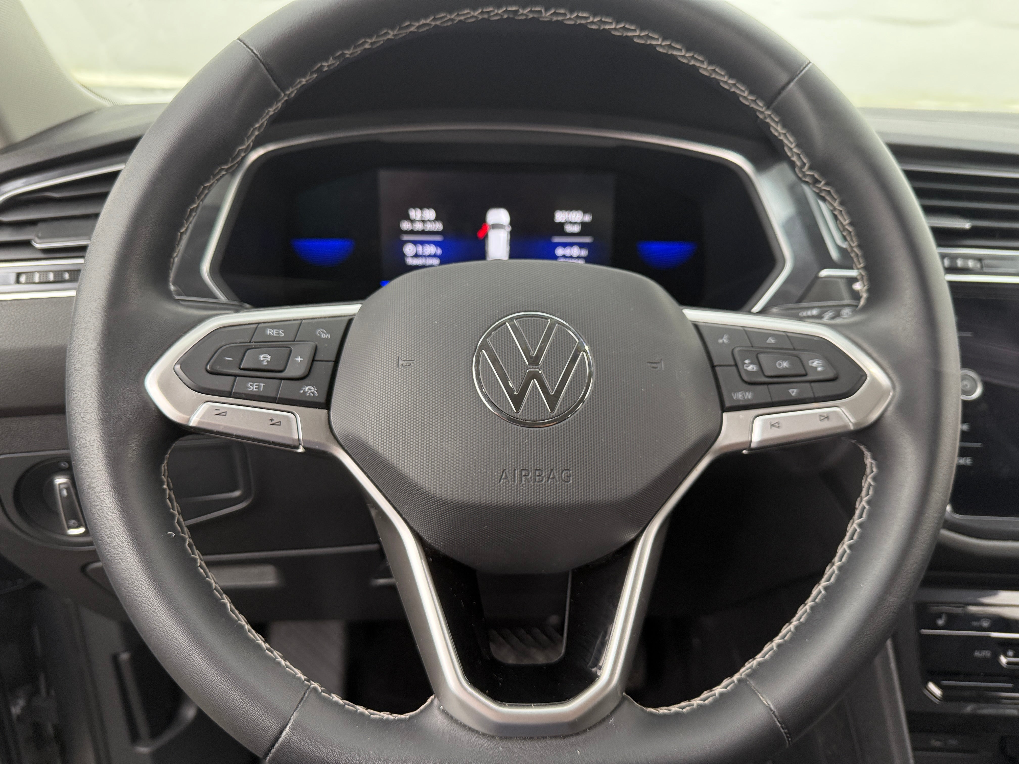 2022 Volkswagen Tiguan SE 4