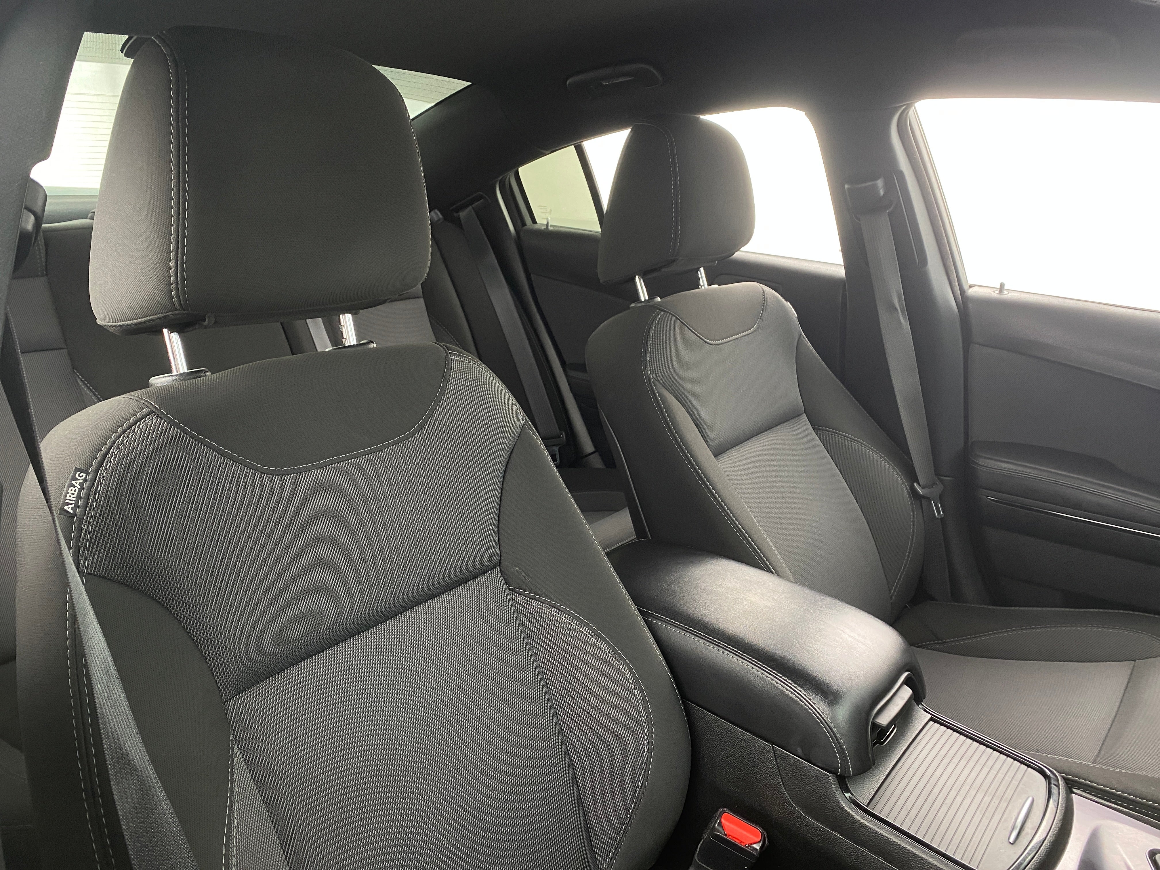 2018 Dodge Charger SXT 2