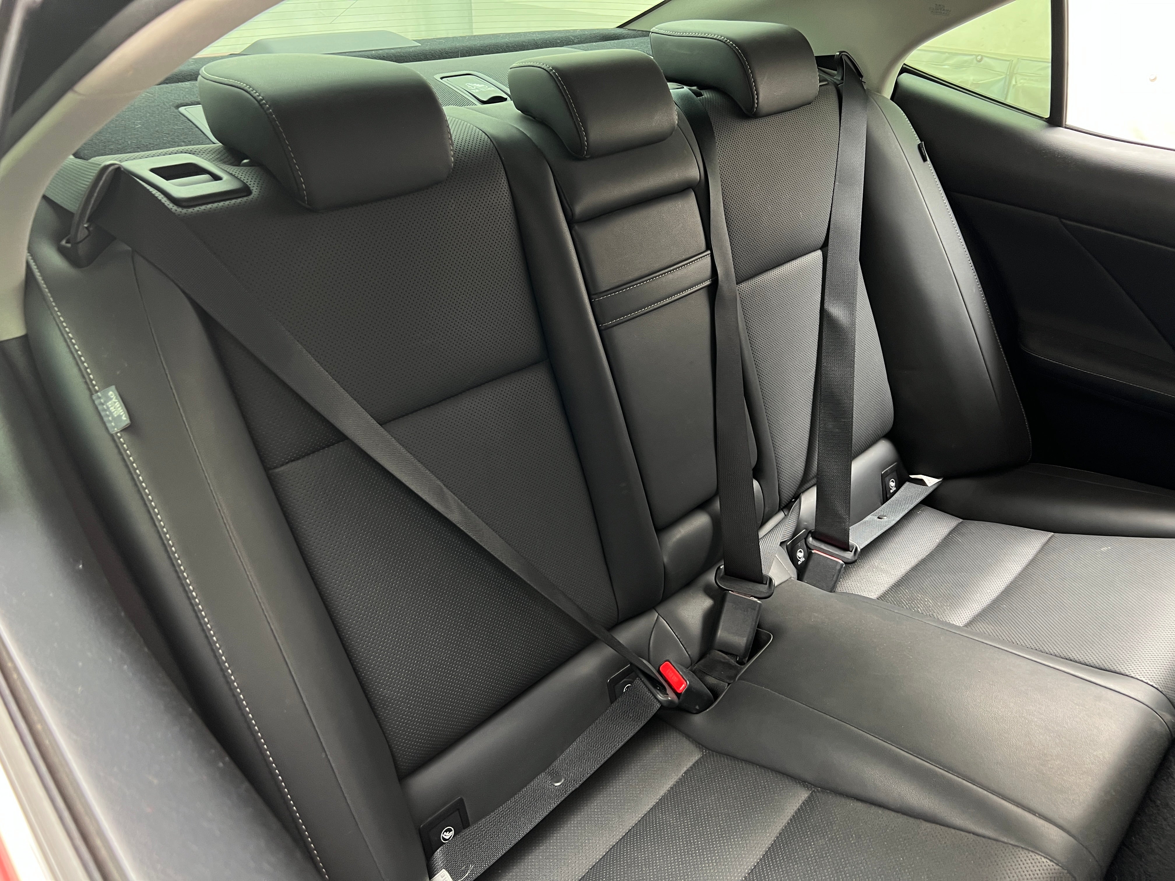 2016 Lexus IS 200t 5