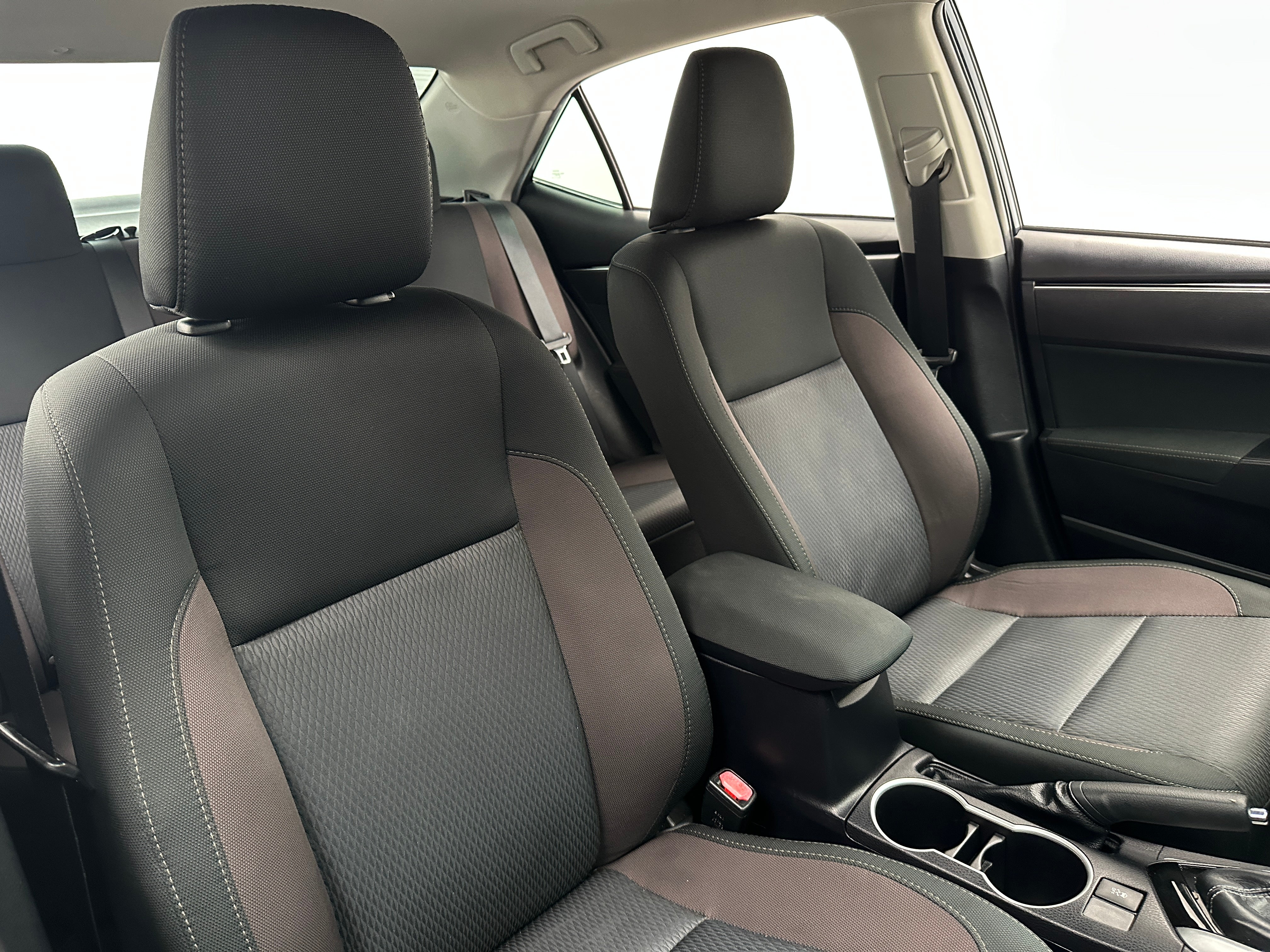 2019 Toyota Corolla LE 2