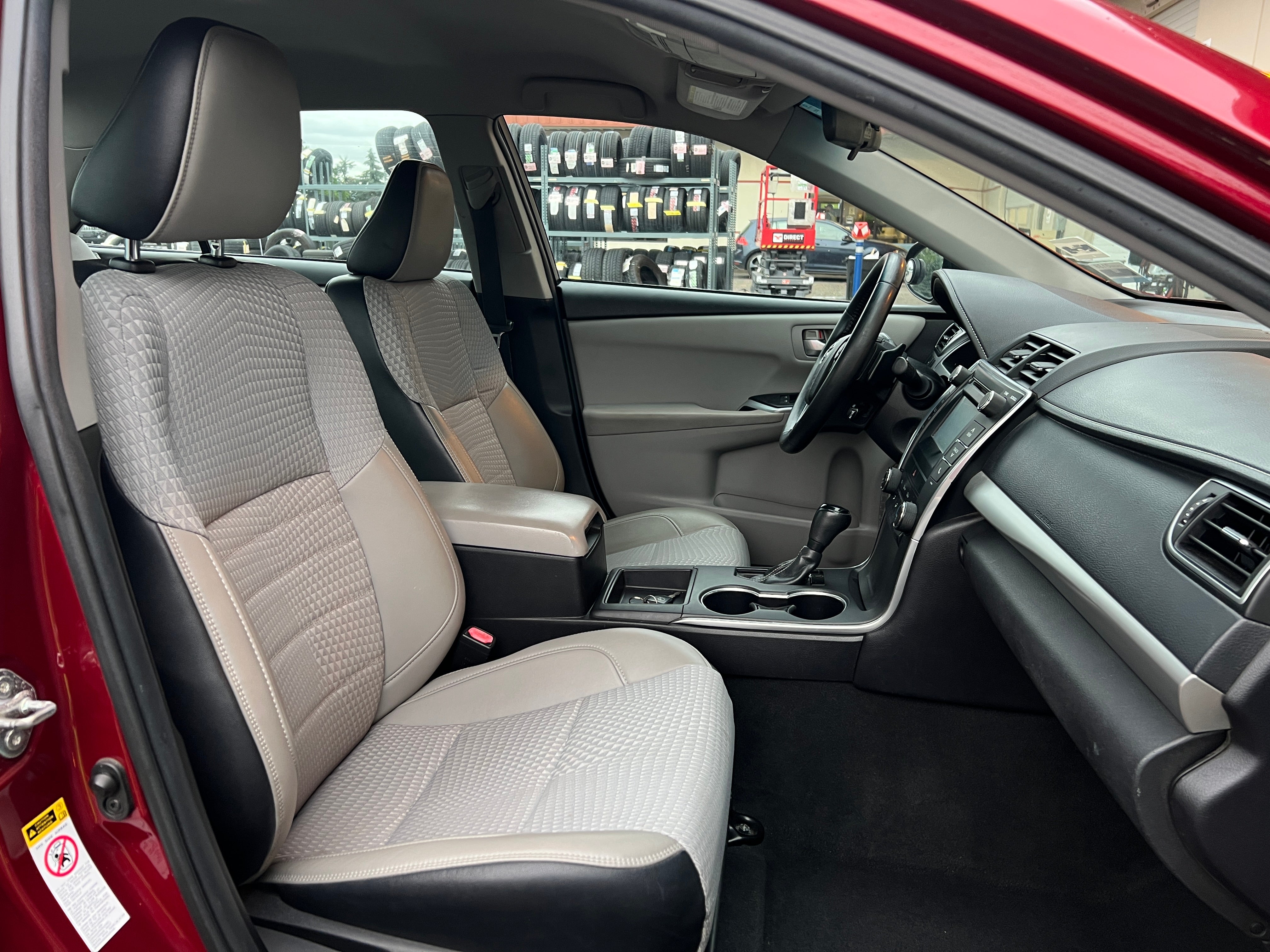 2015 Toyota Camry SE 2