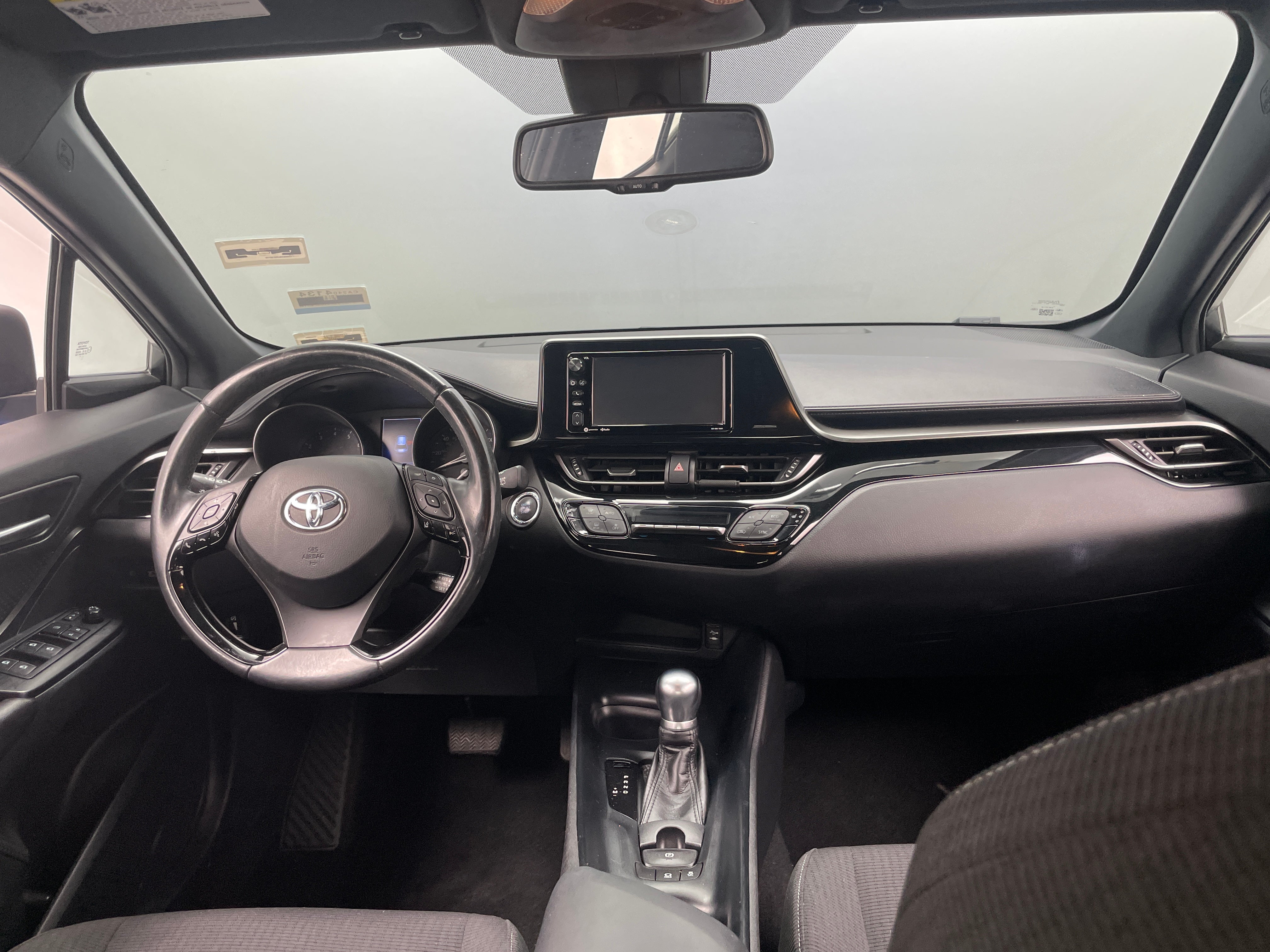 2018 Toyota C-HR XLE 3