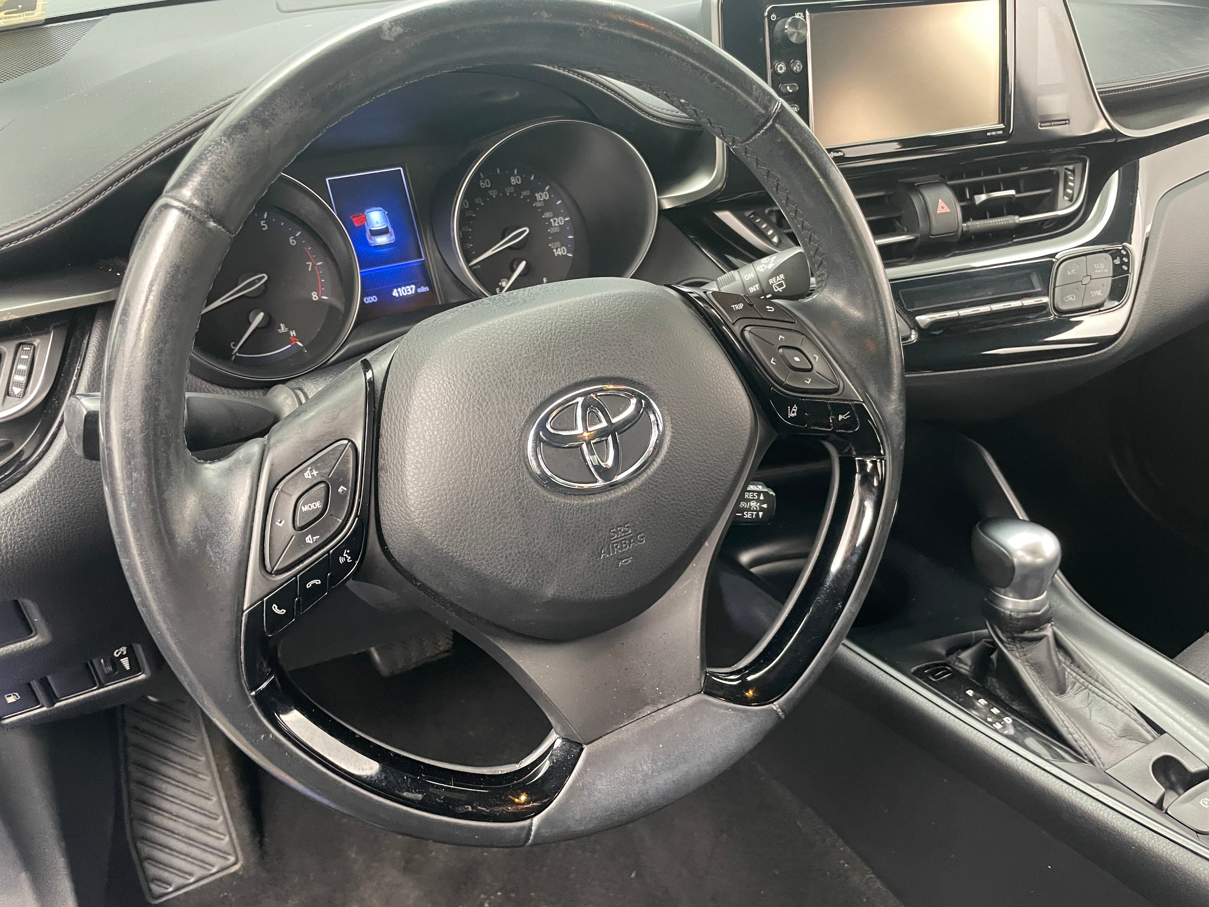2018 Toyota C-HR XLE 5