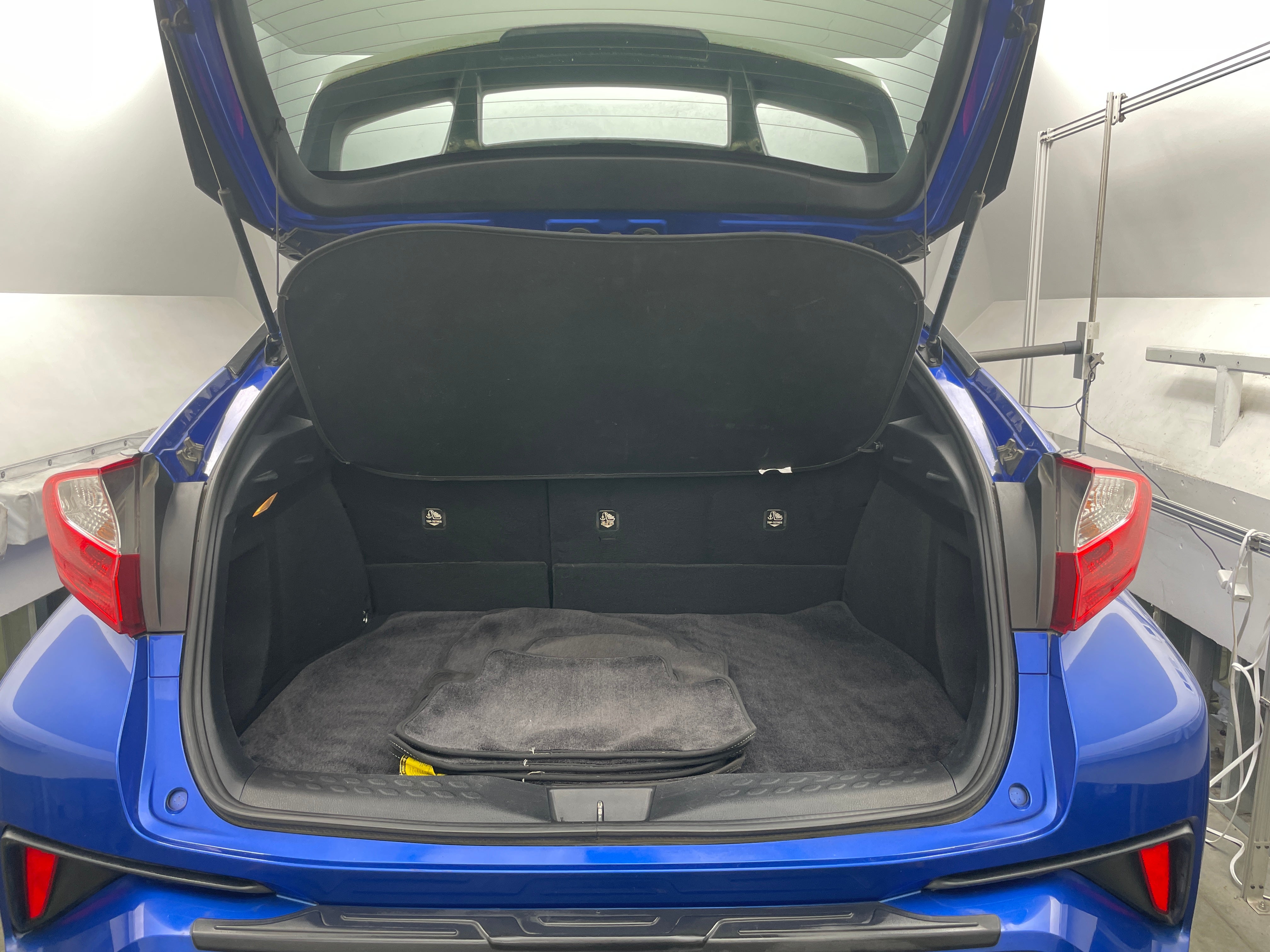 2018 Toyota C-HR XLE 7