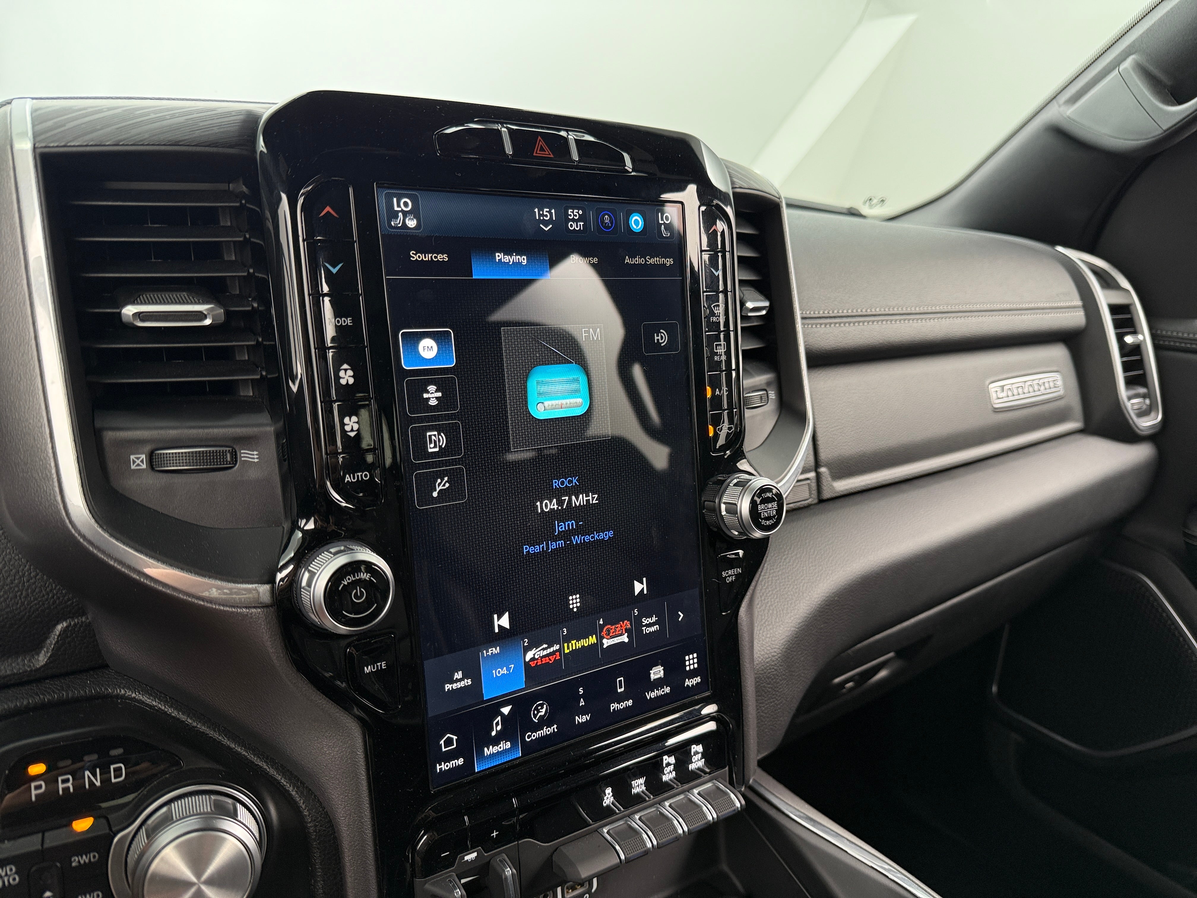 2023 RAM 1500 Laramie 3