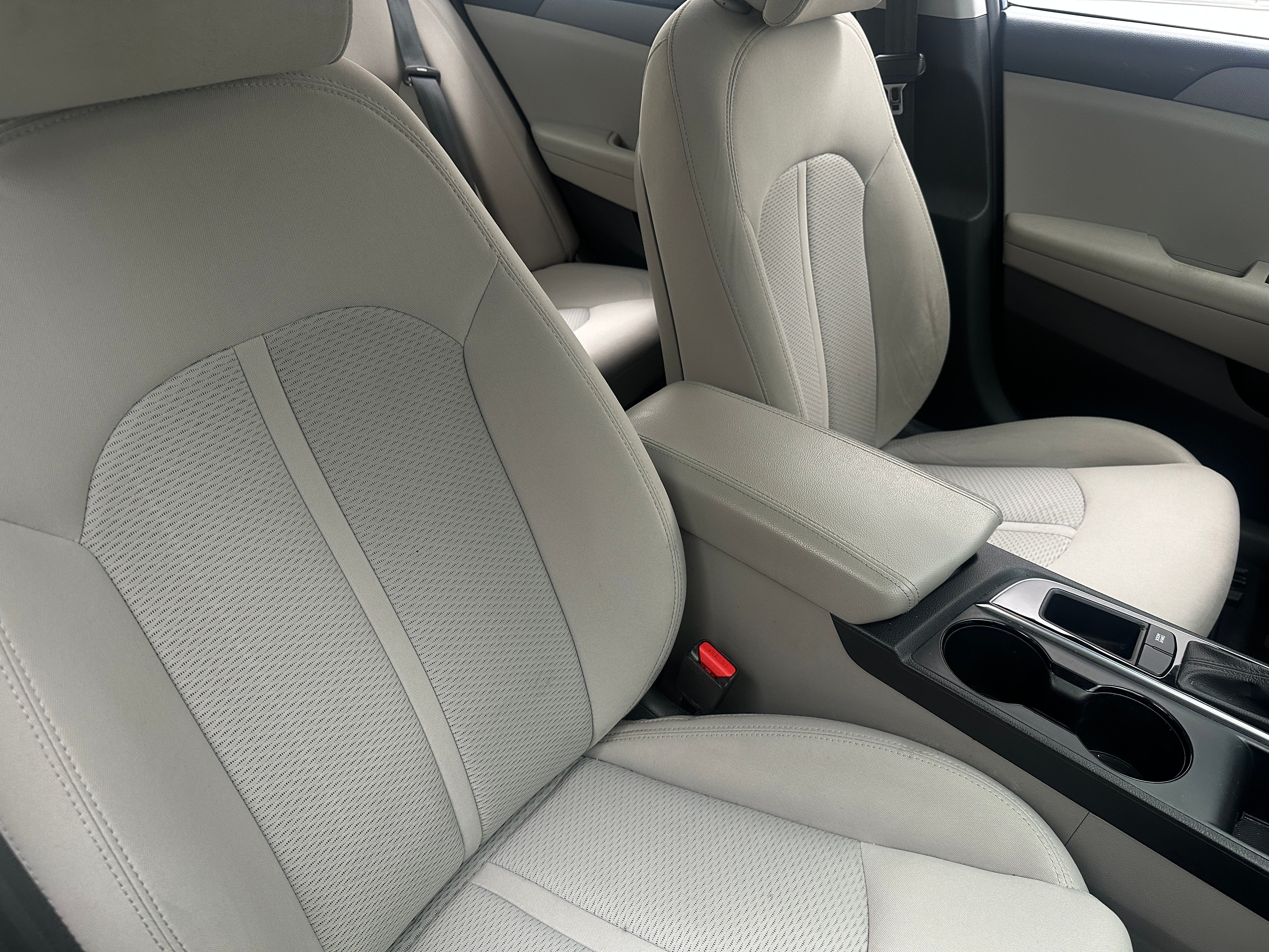 2016 Hyundai Sonata Base 2
