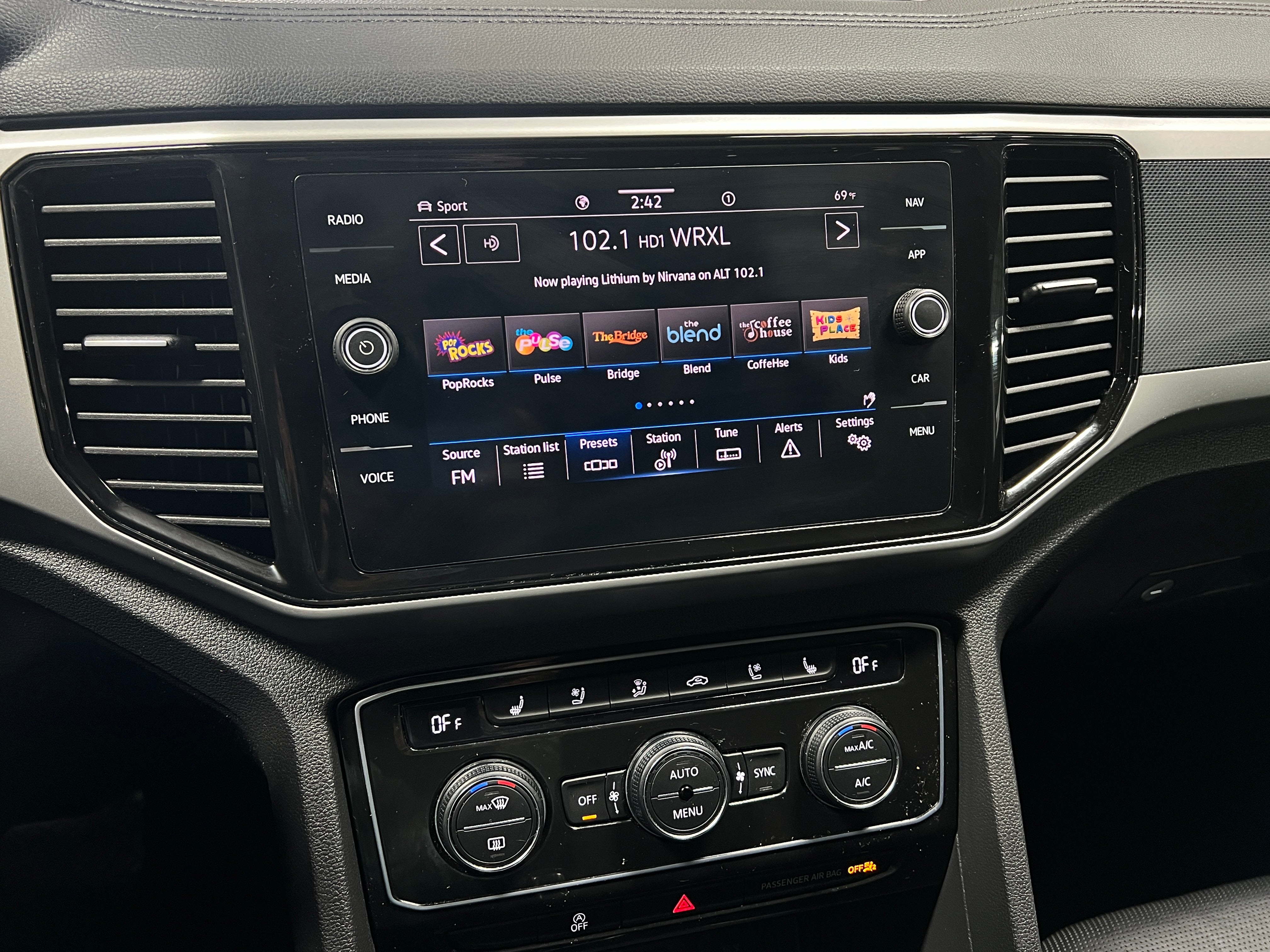 2021 Volkswagen Atlas SEL 3