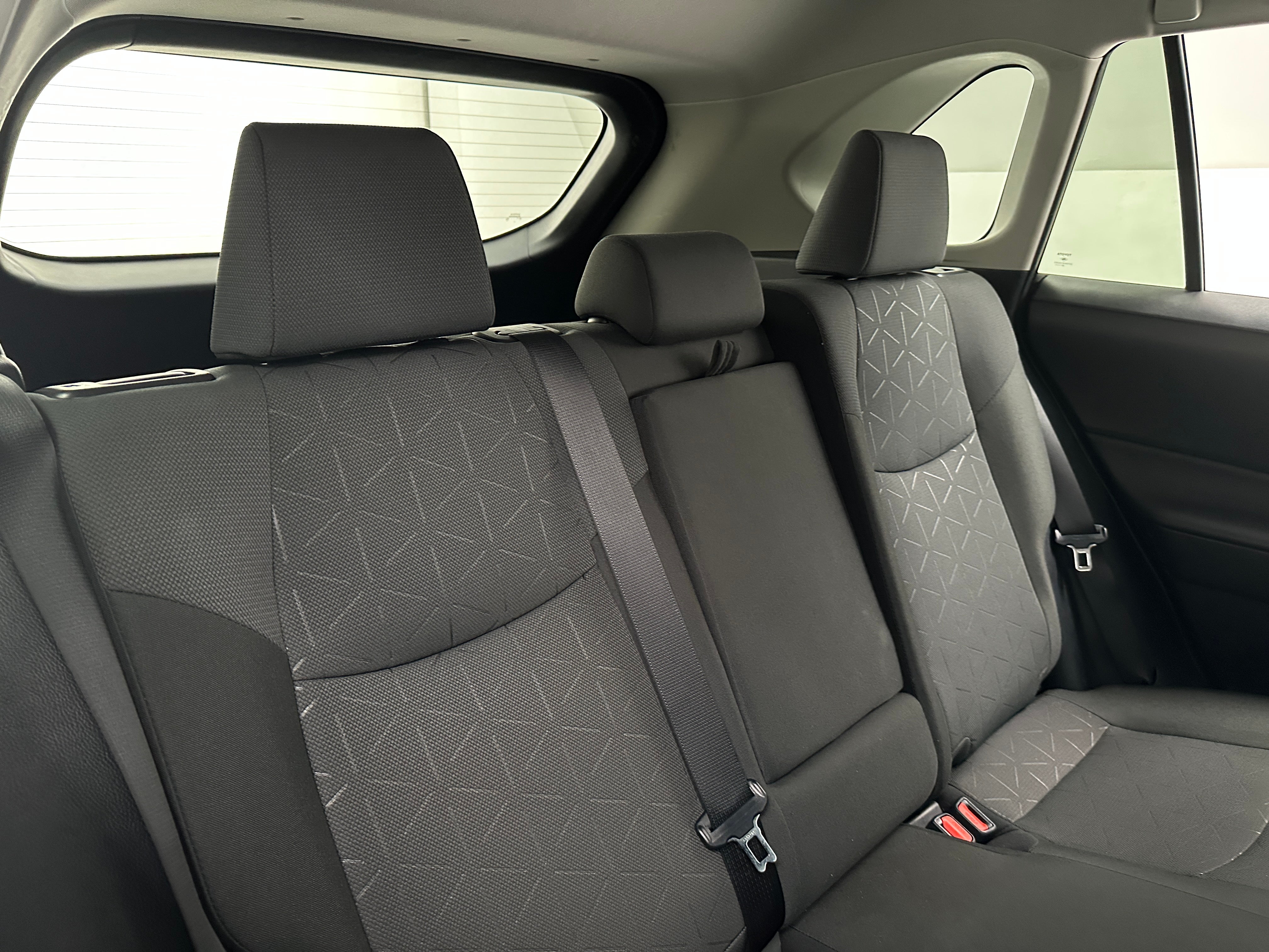 2024 Toyota RAV4 XLE 6