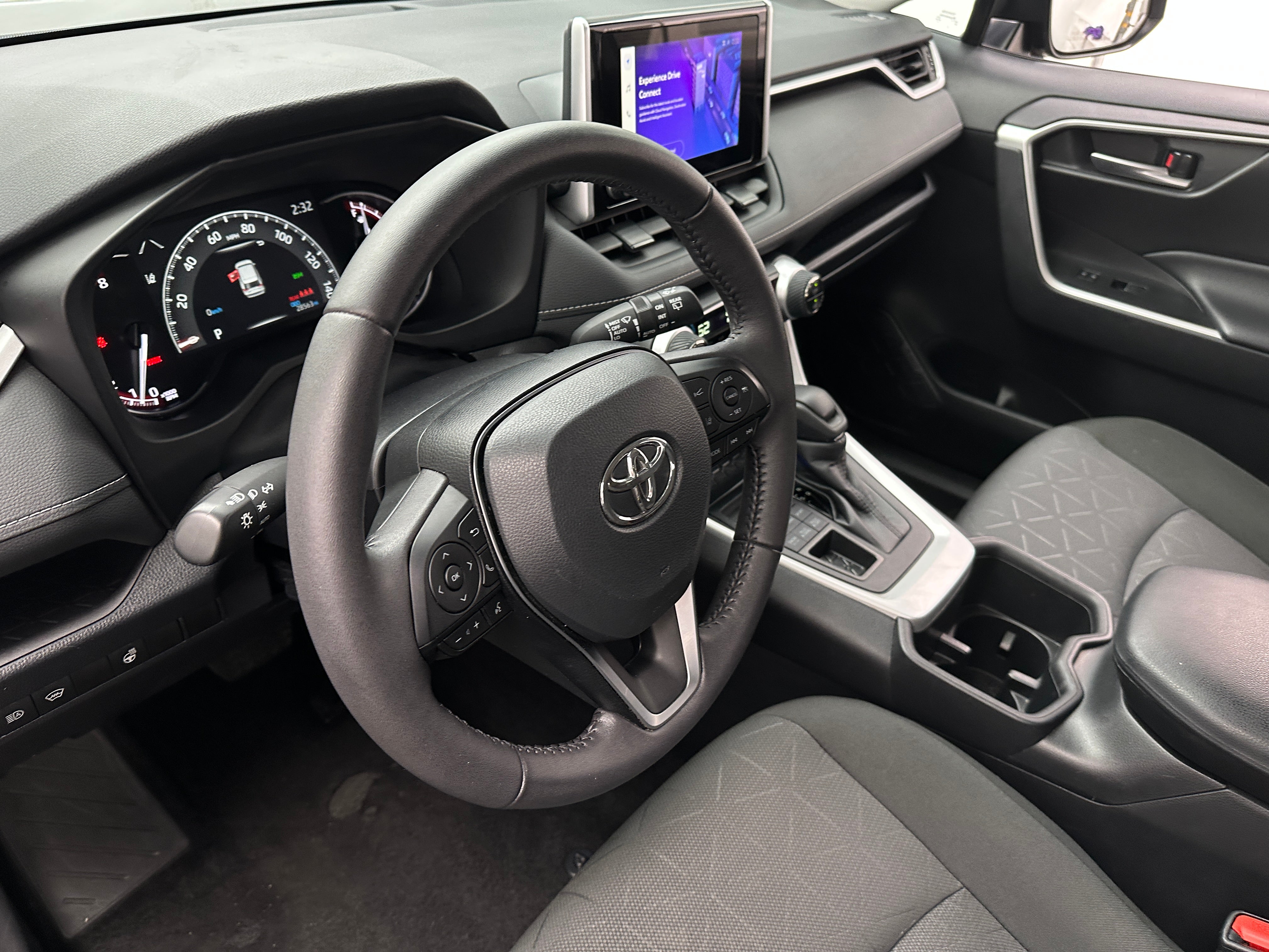 2024 Toyota RAV4 XLE 5