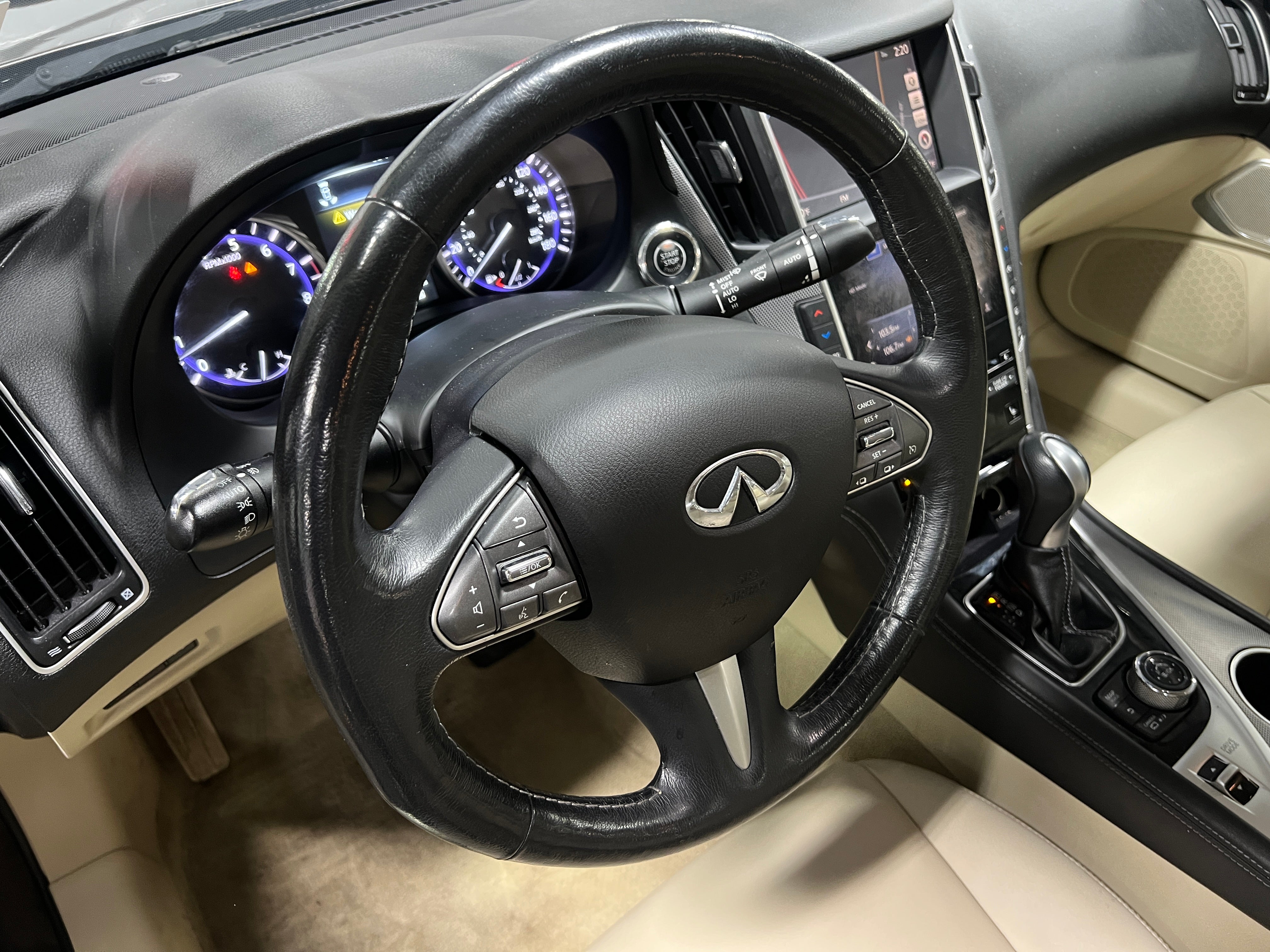 2017 INFINITI Q50 Premium 4