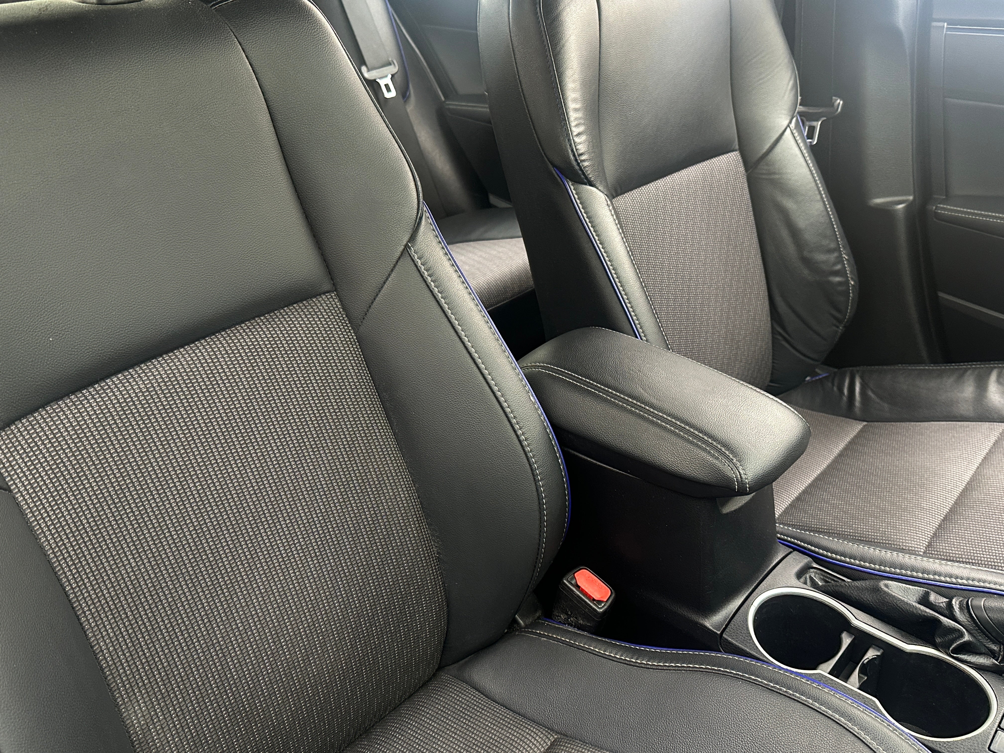 2019 Toyota Corolla SE 2