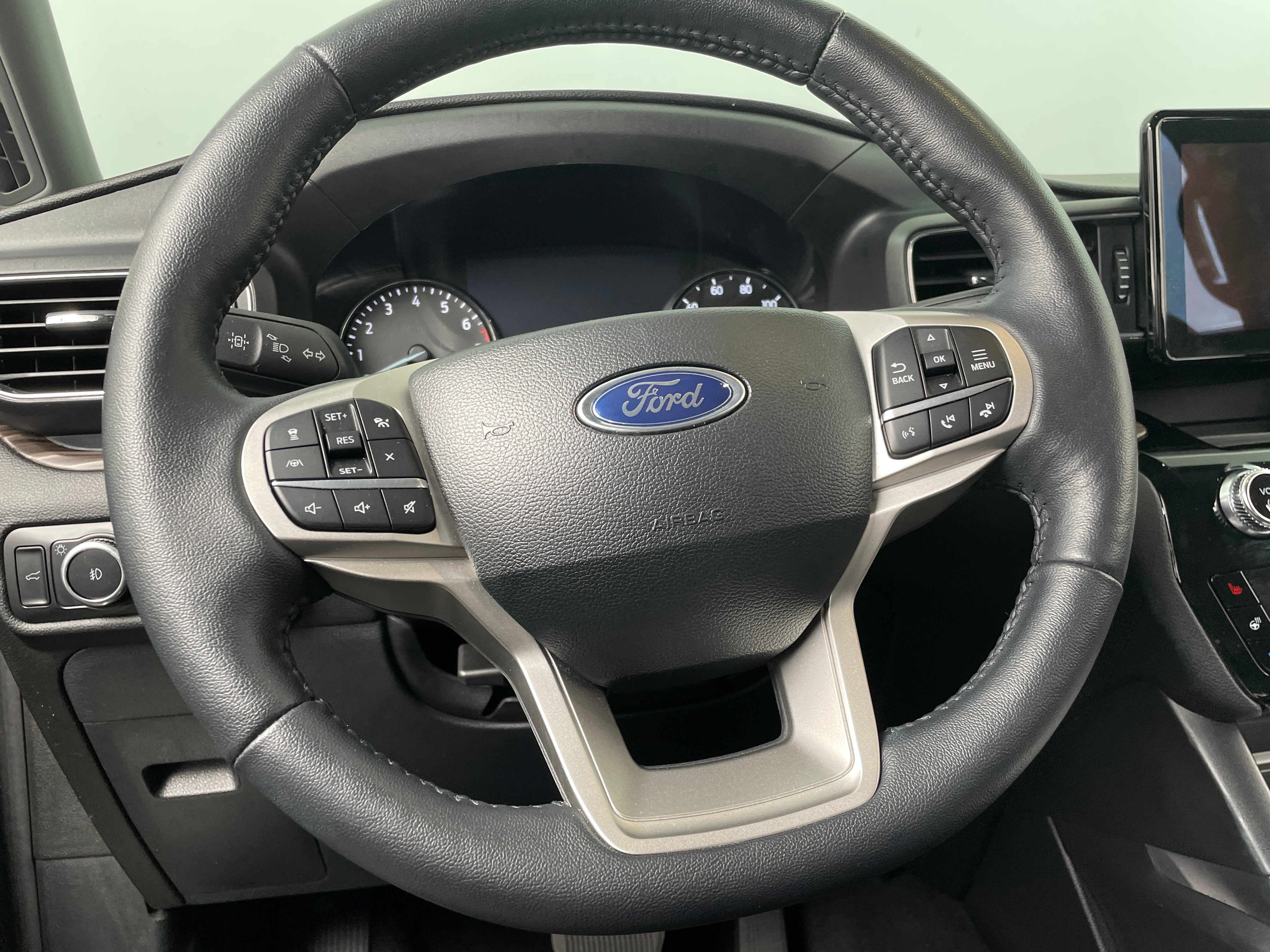 2024 Ford Explorer Limited 4