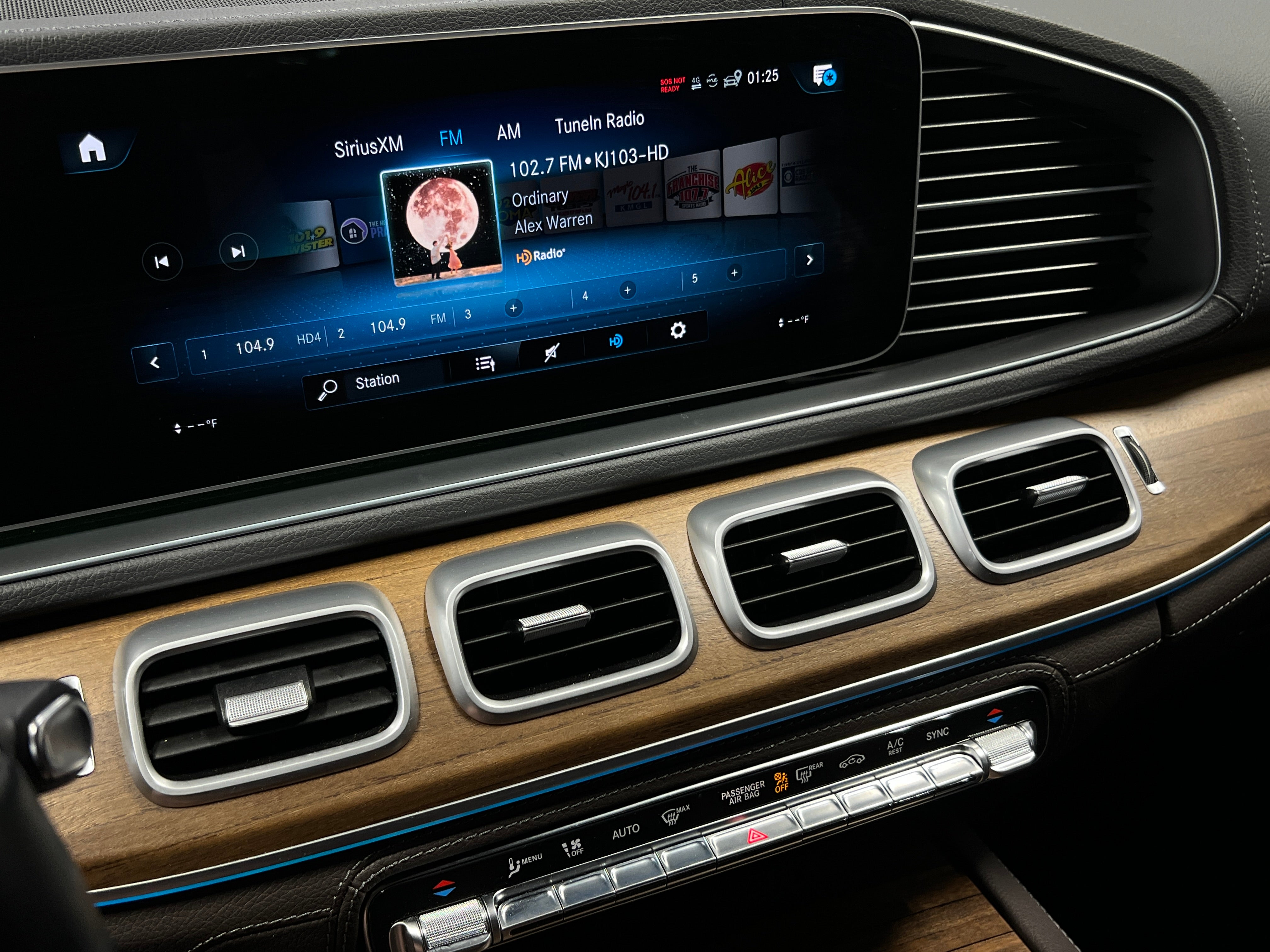 2023 Mercedes-Benz GLS 450 4MATIC 3