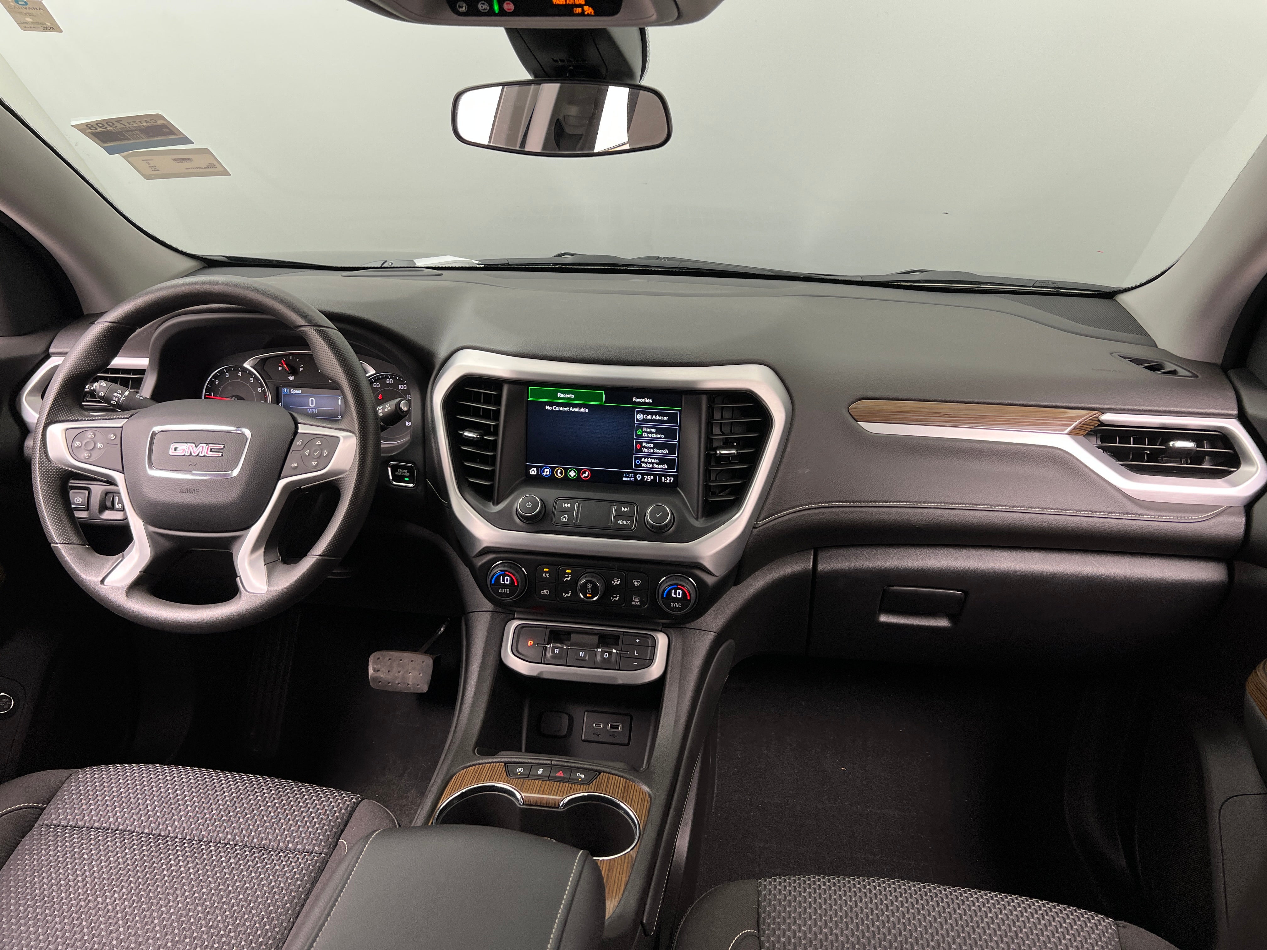 2023 GMC Acadia SLE 3
