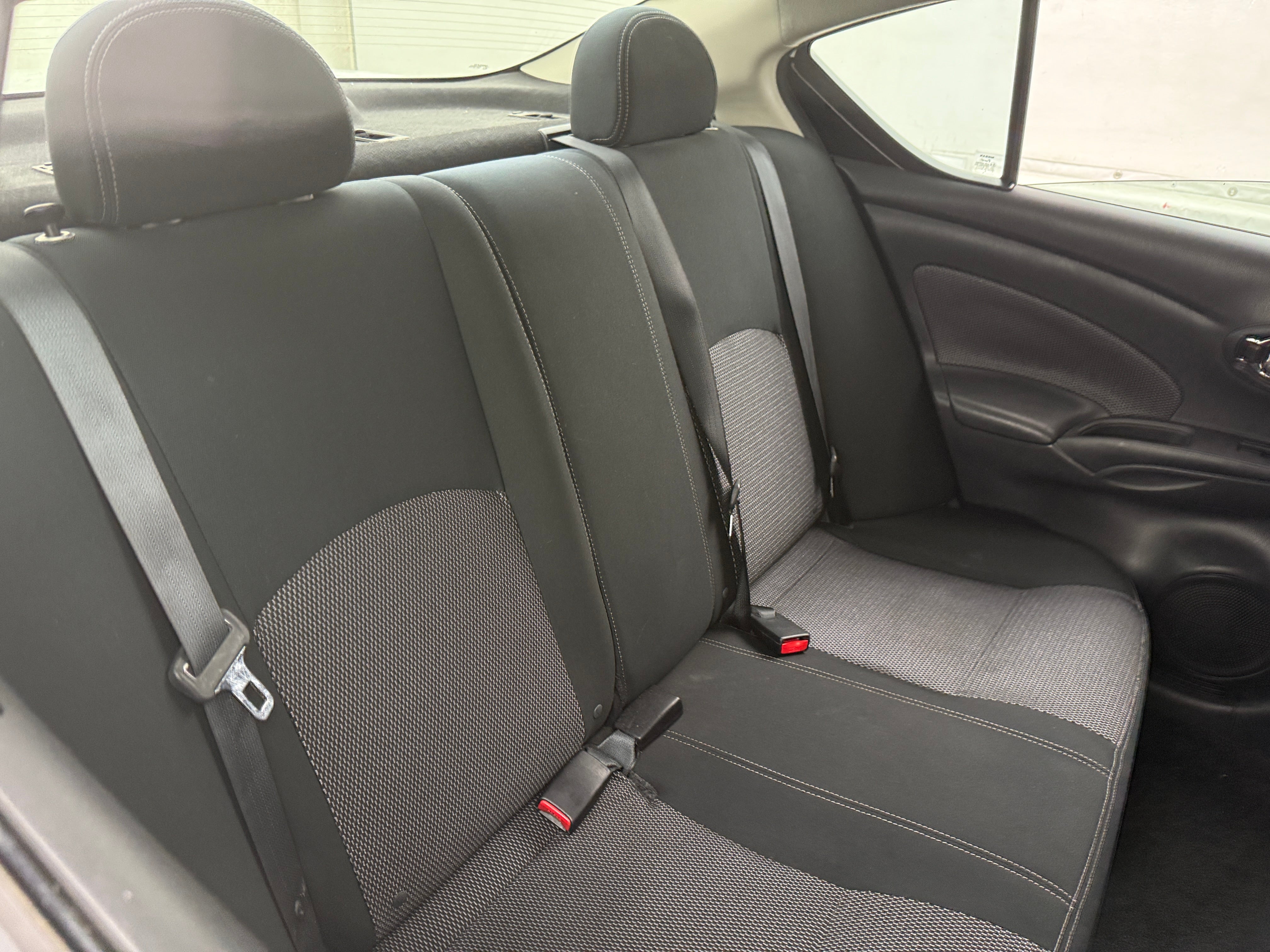 2019 Nissan Versa SV 6