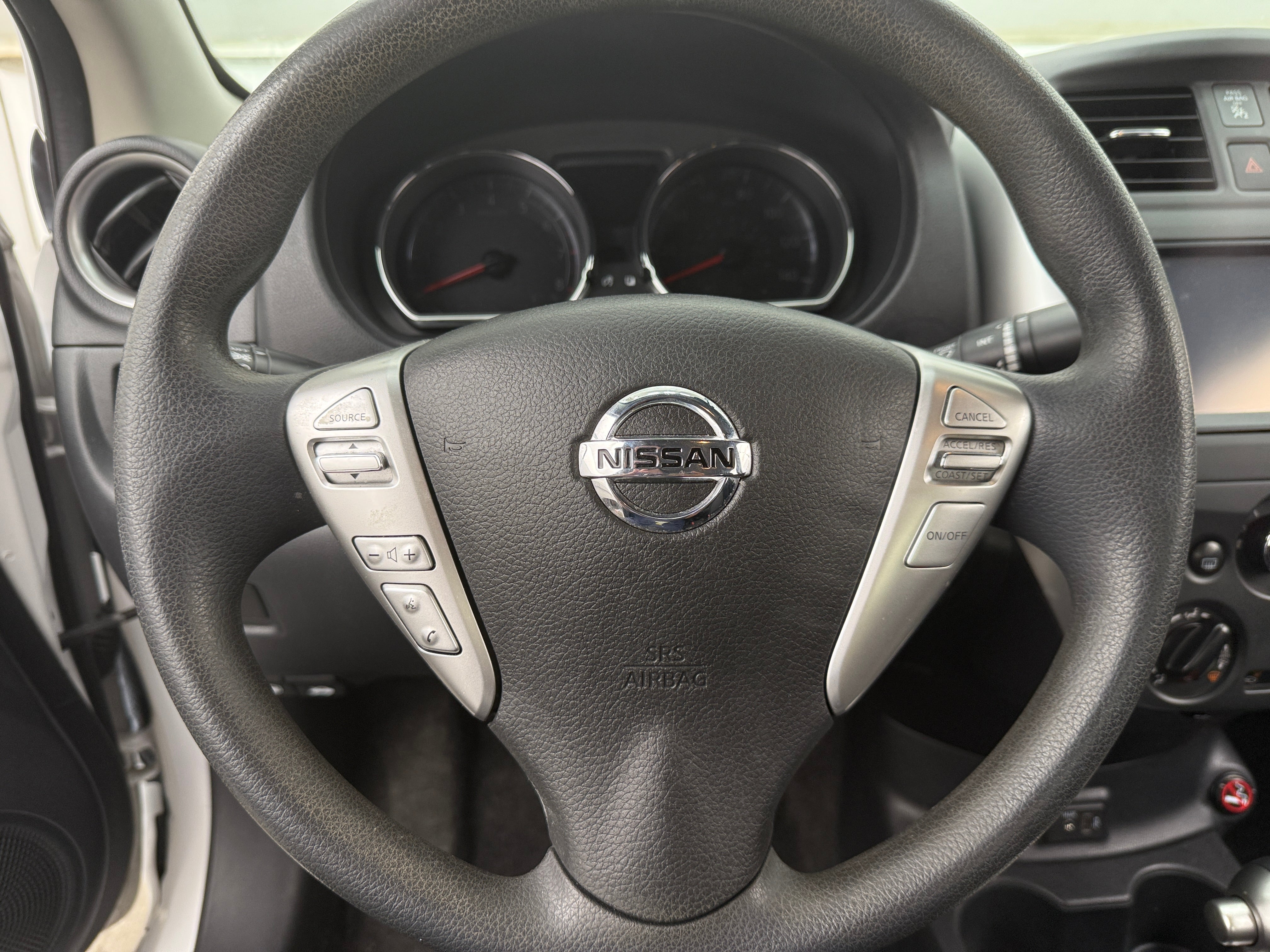 2019 Nissan Versa SV 5