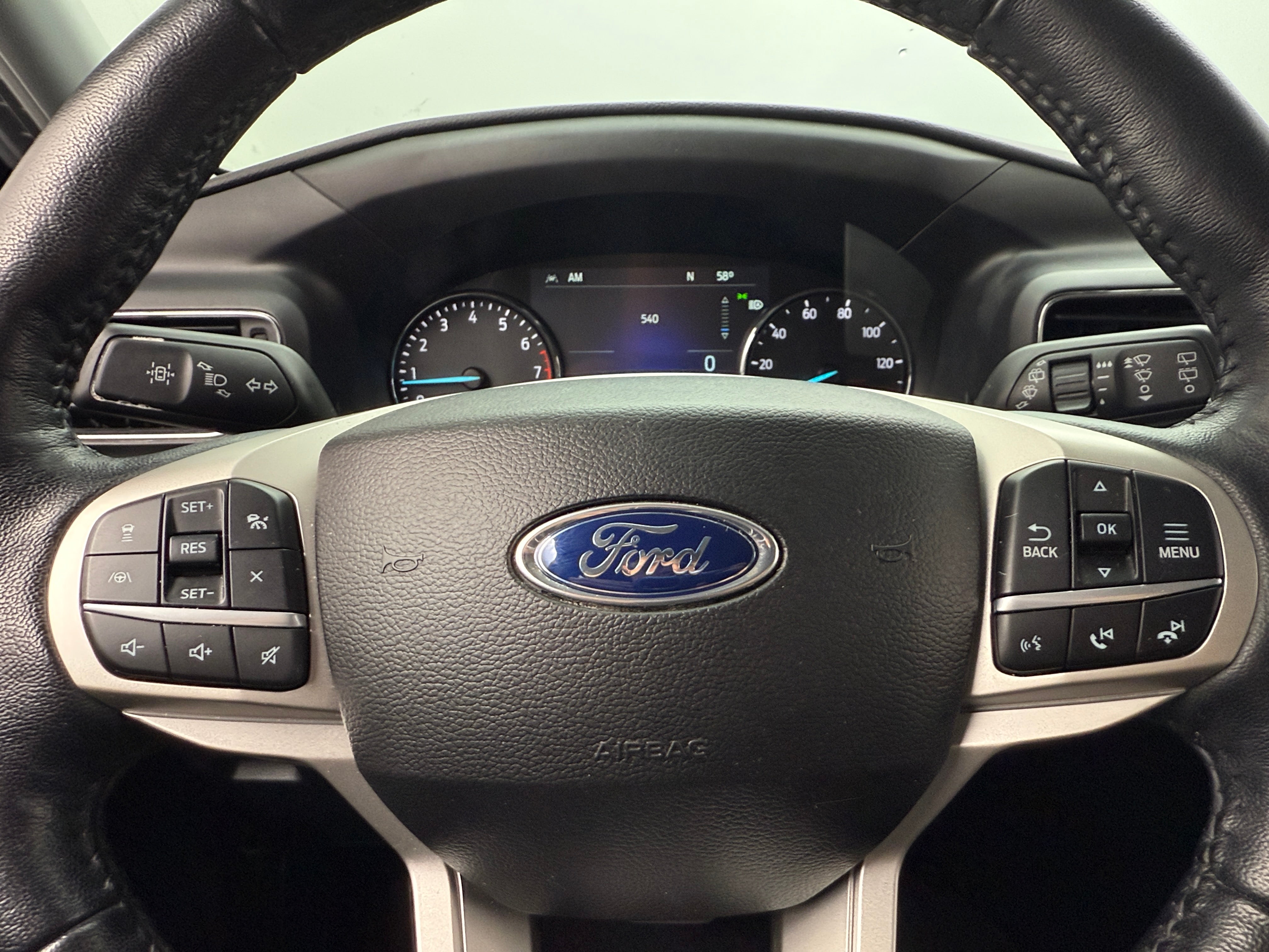 2022 Ford Explorer XLT 4