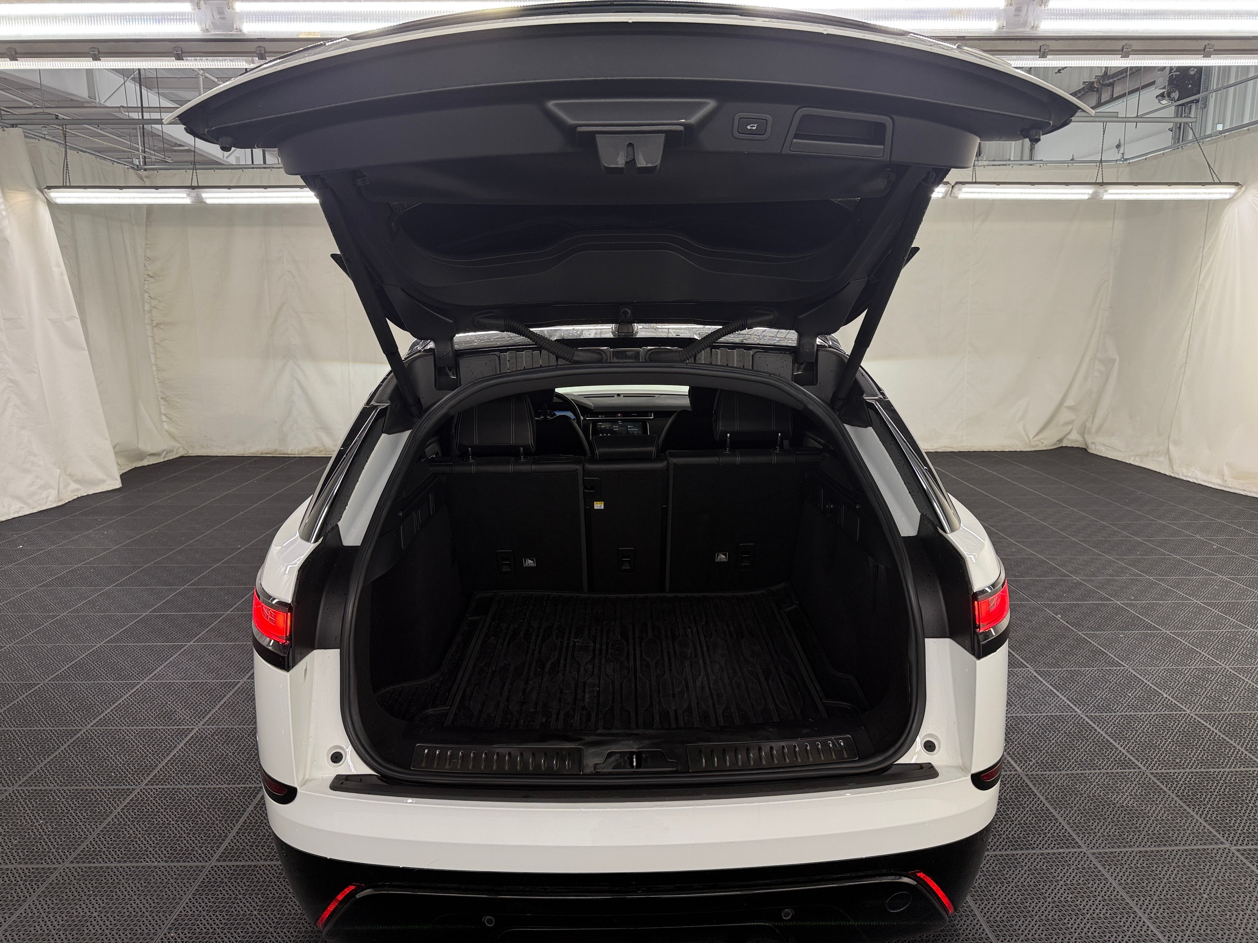 2019 Land Rover Range Rover Velar R-Dynamic SE 6