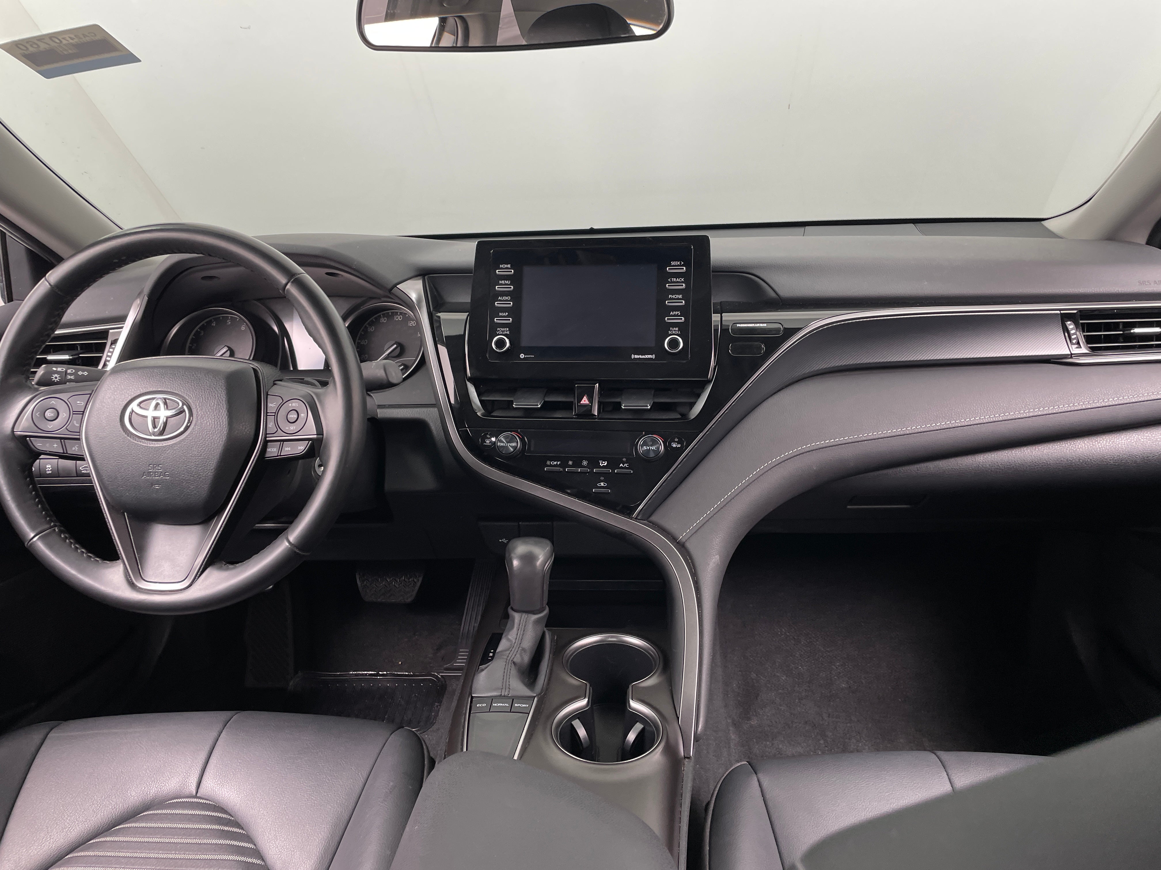 2024 Toyota Camry SE 3