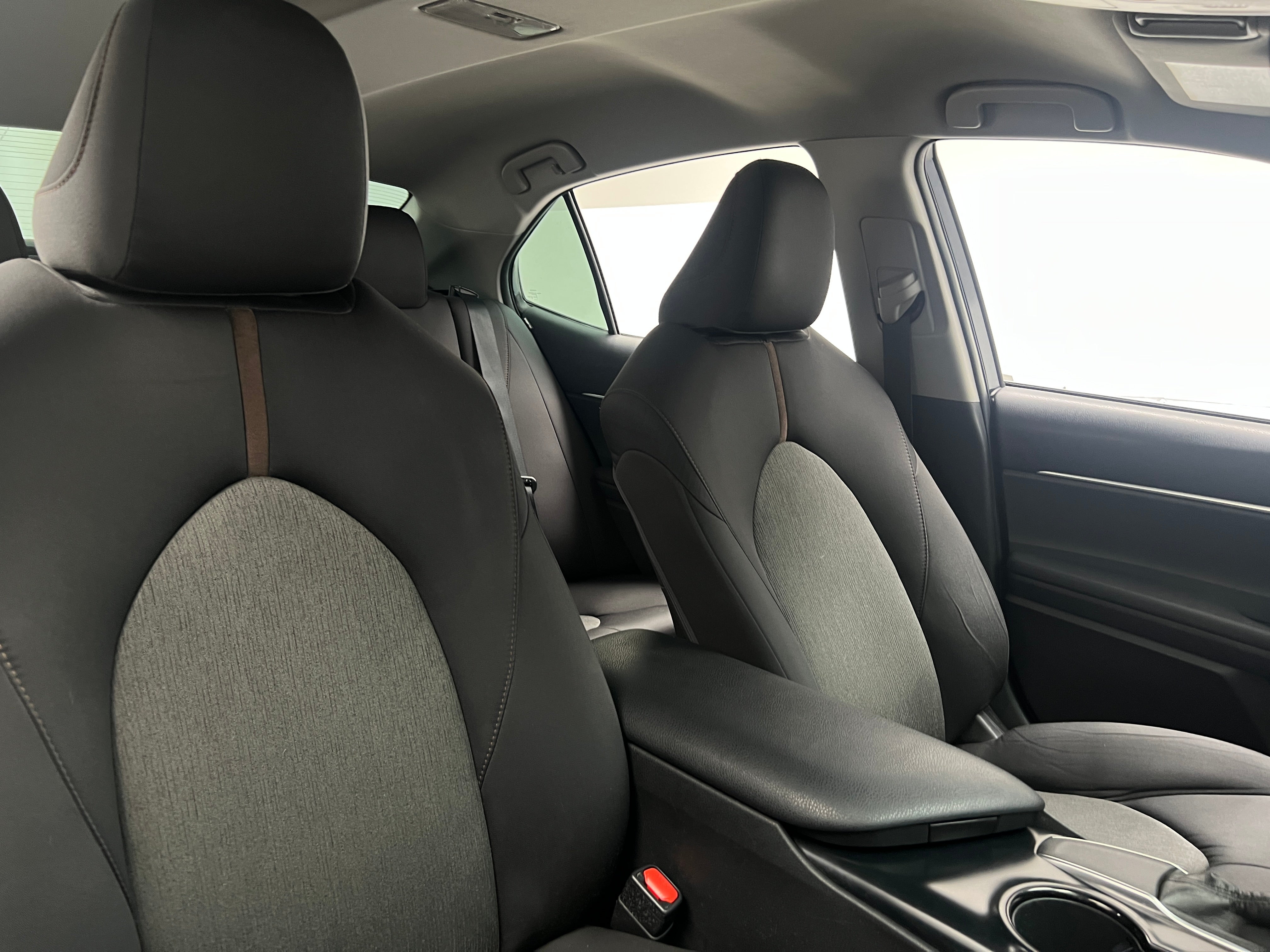 2018 Toyota Camry LE 2