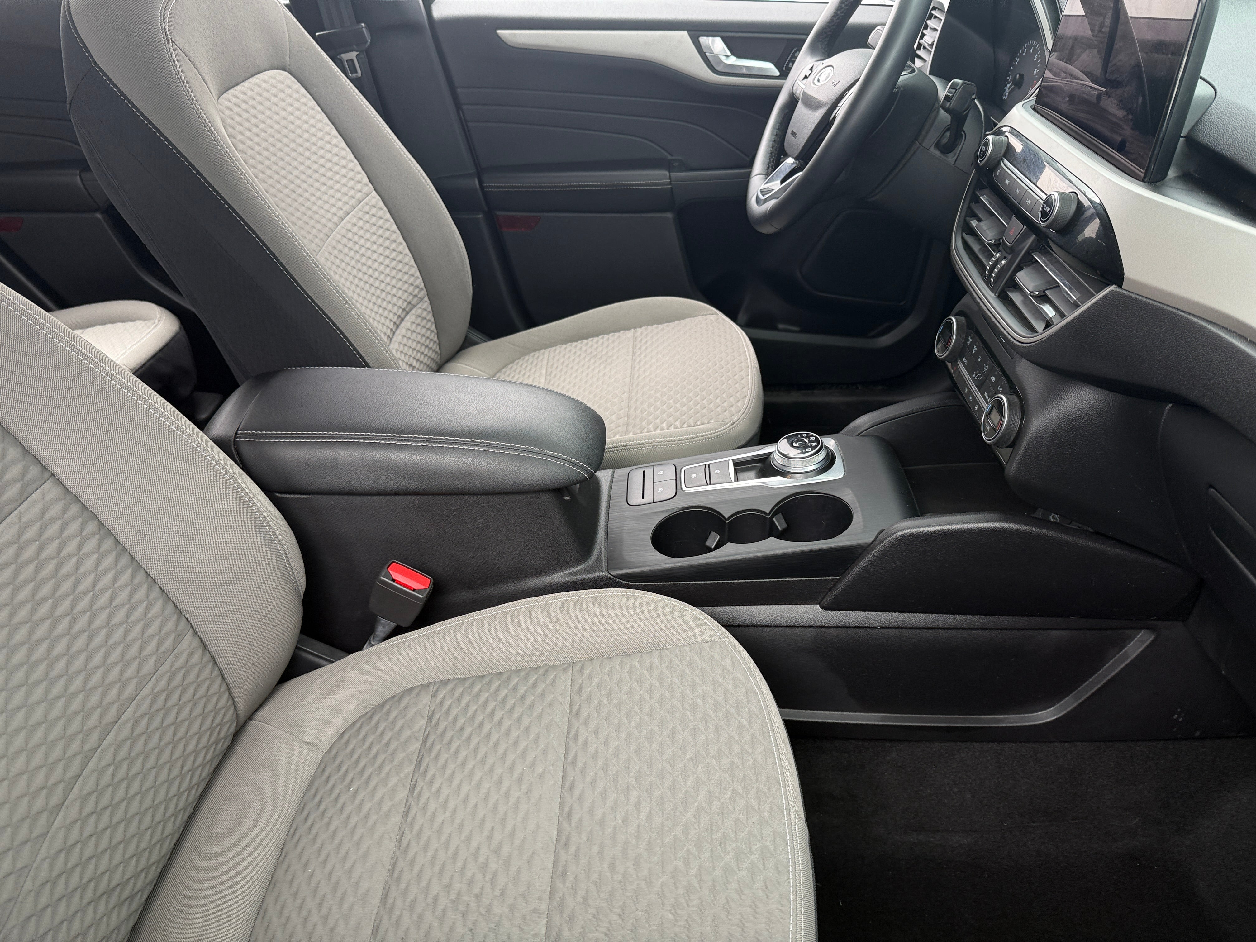 2021 Ford Escape SE 2