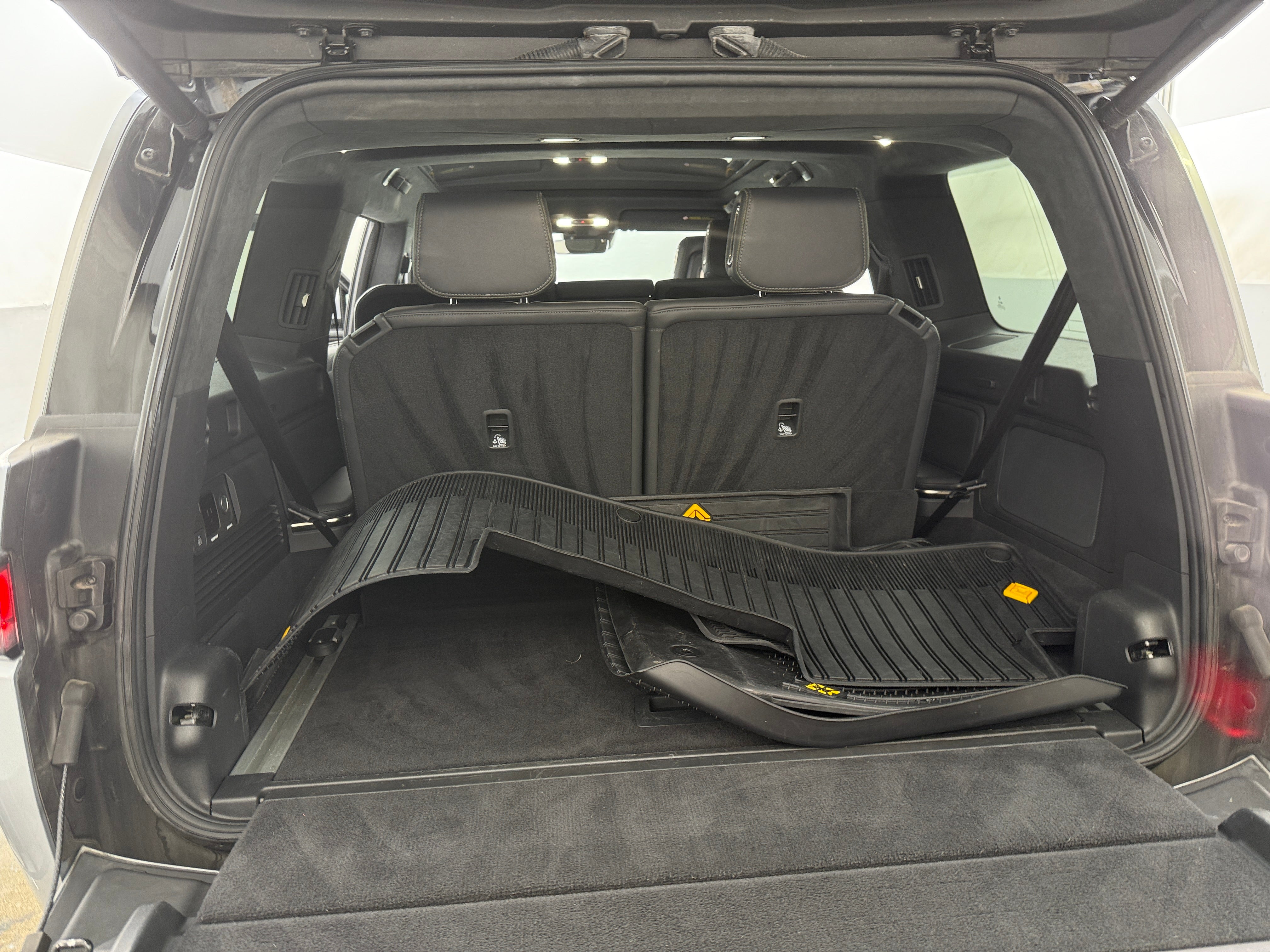 2022 Rivian R1S Launch Edition 6