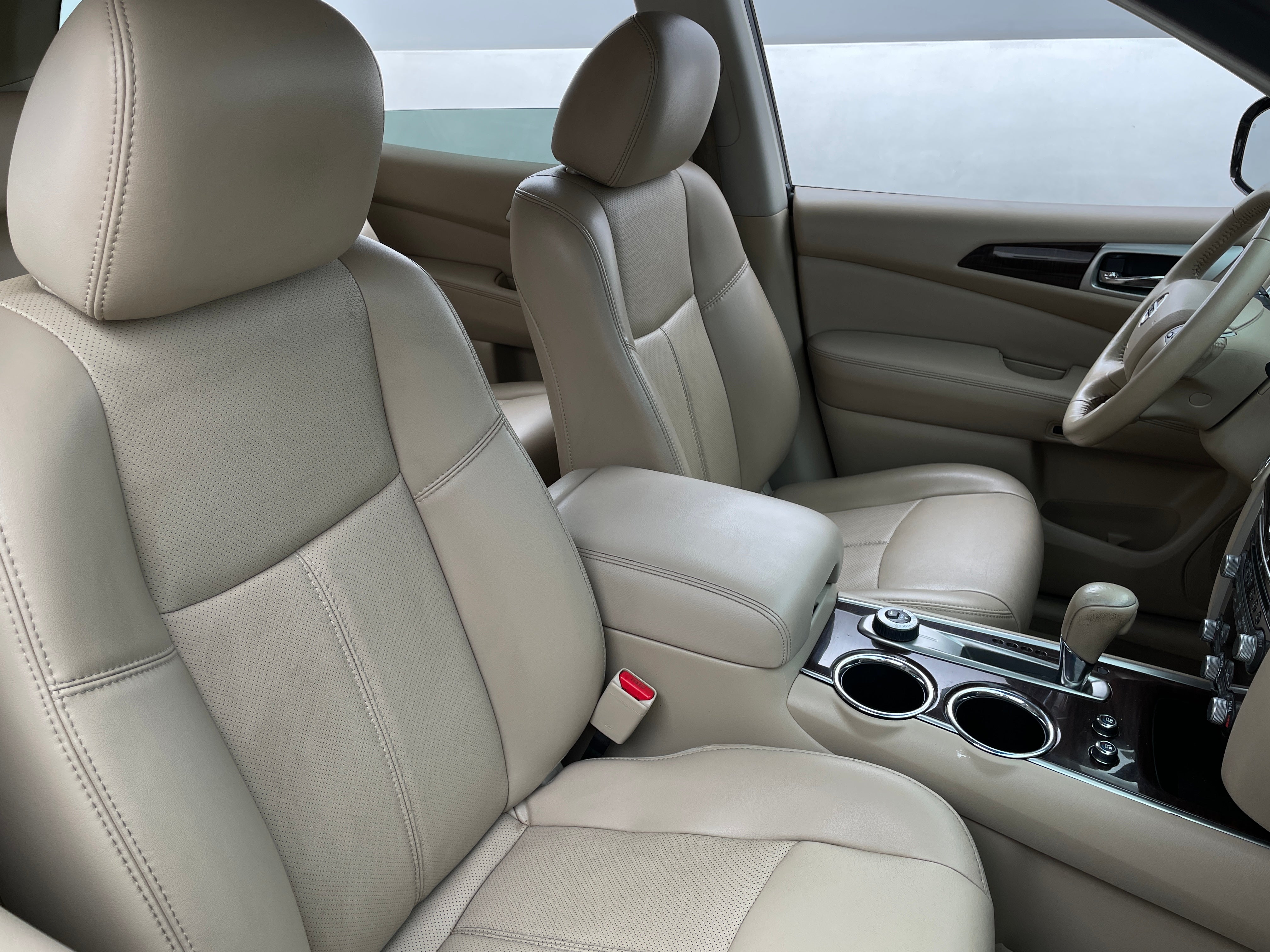 2015 Nissan Pathfinder Platinum 2