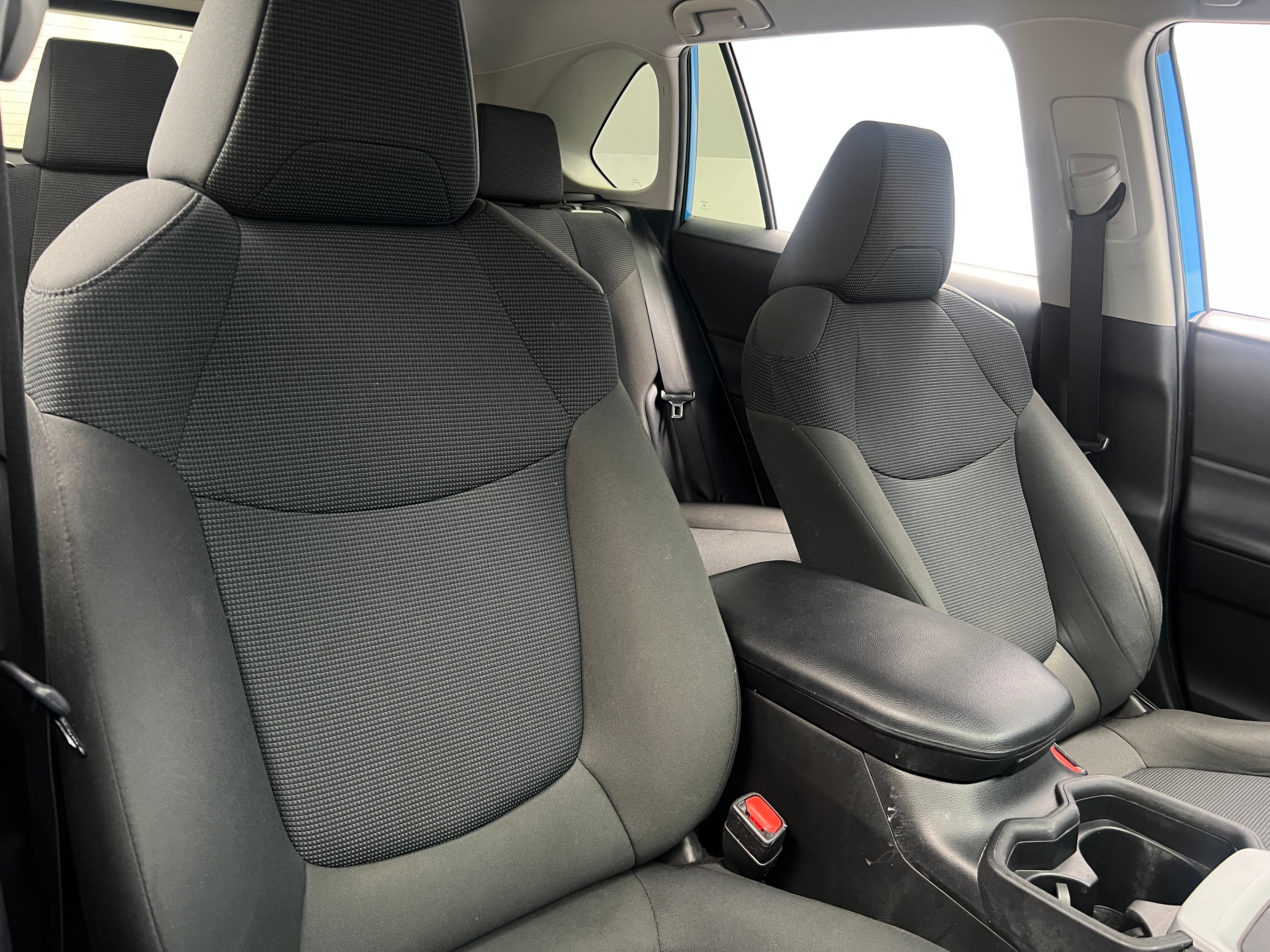 2021 Toyota RAV4 LE 2