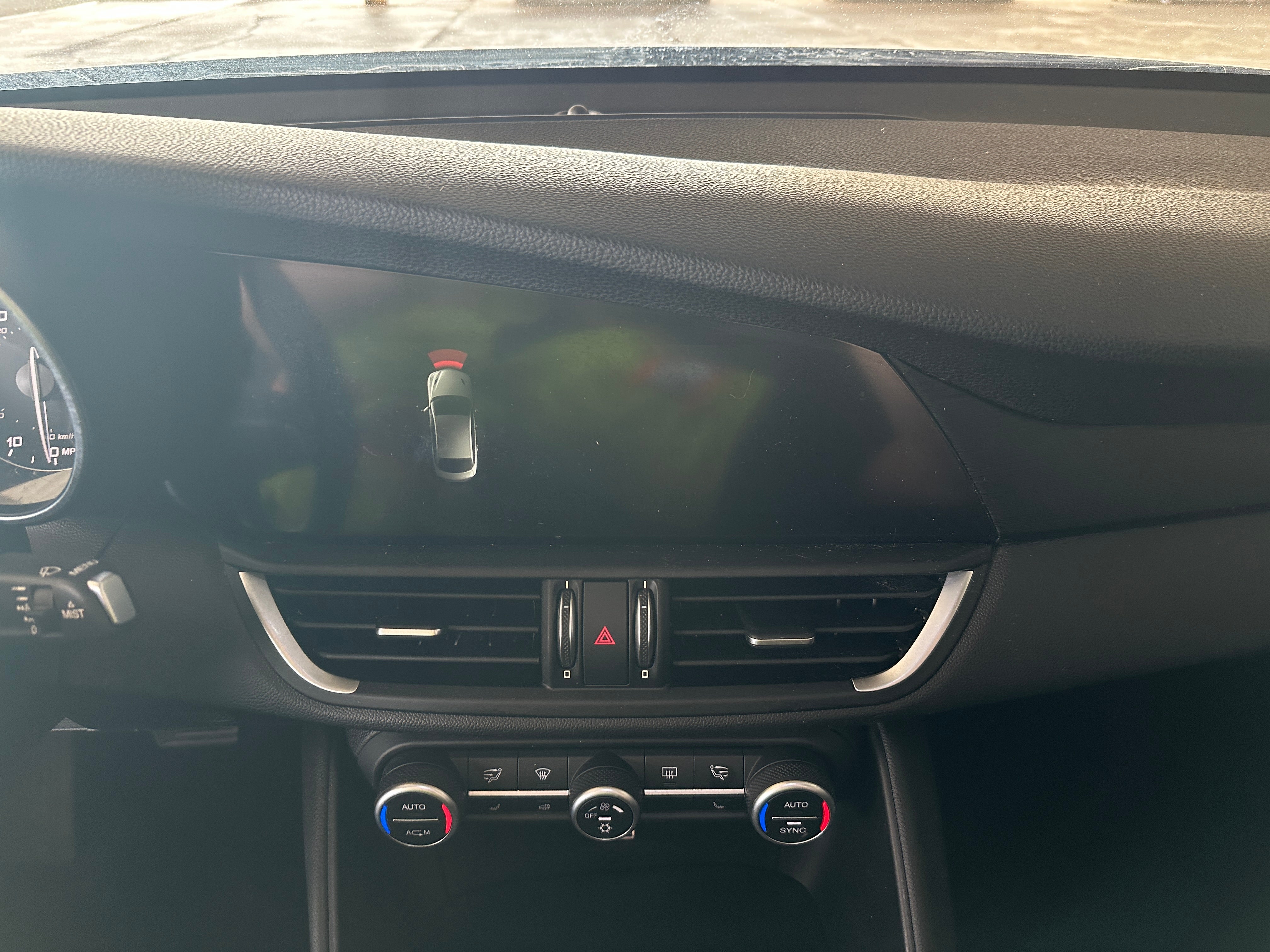 2017 Alfa Romeo Giulia Base 3