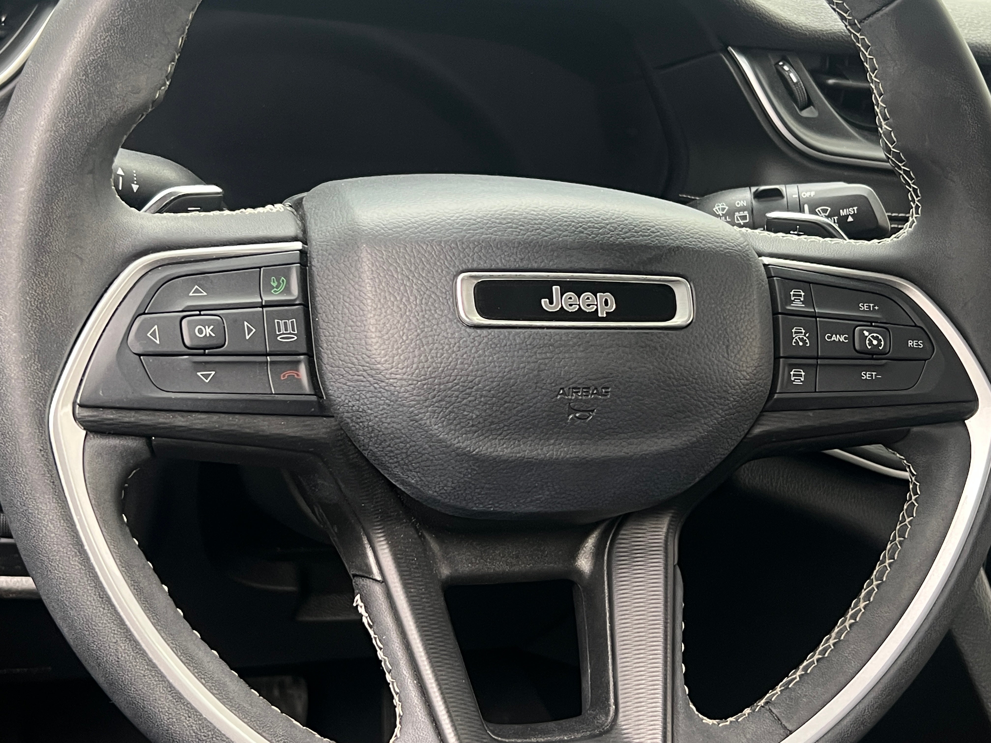 2023 Jeep Grand Cherokee Laredo 5