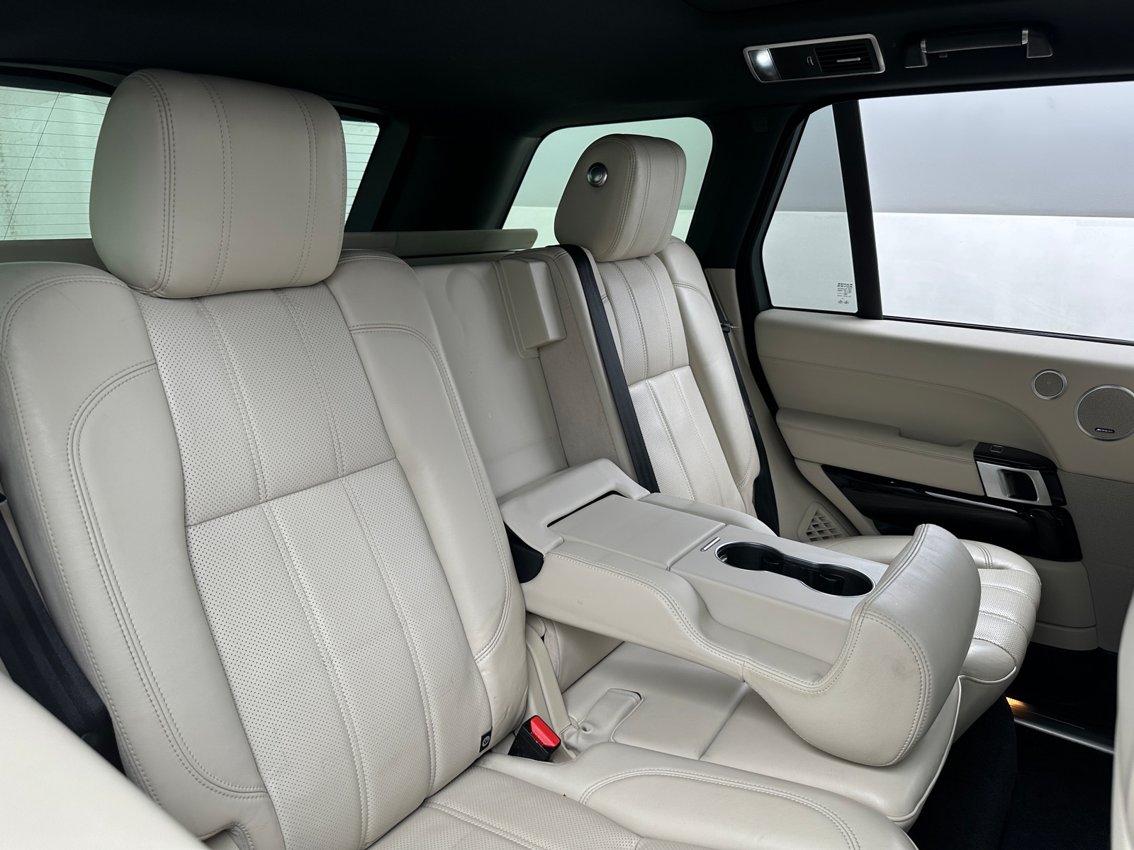 Thumbnail: 2015 Land Rover Range Rover - 5