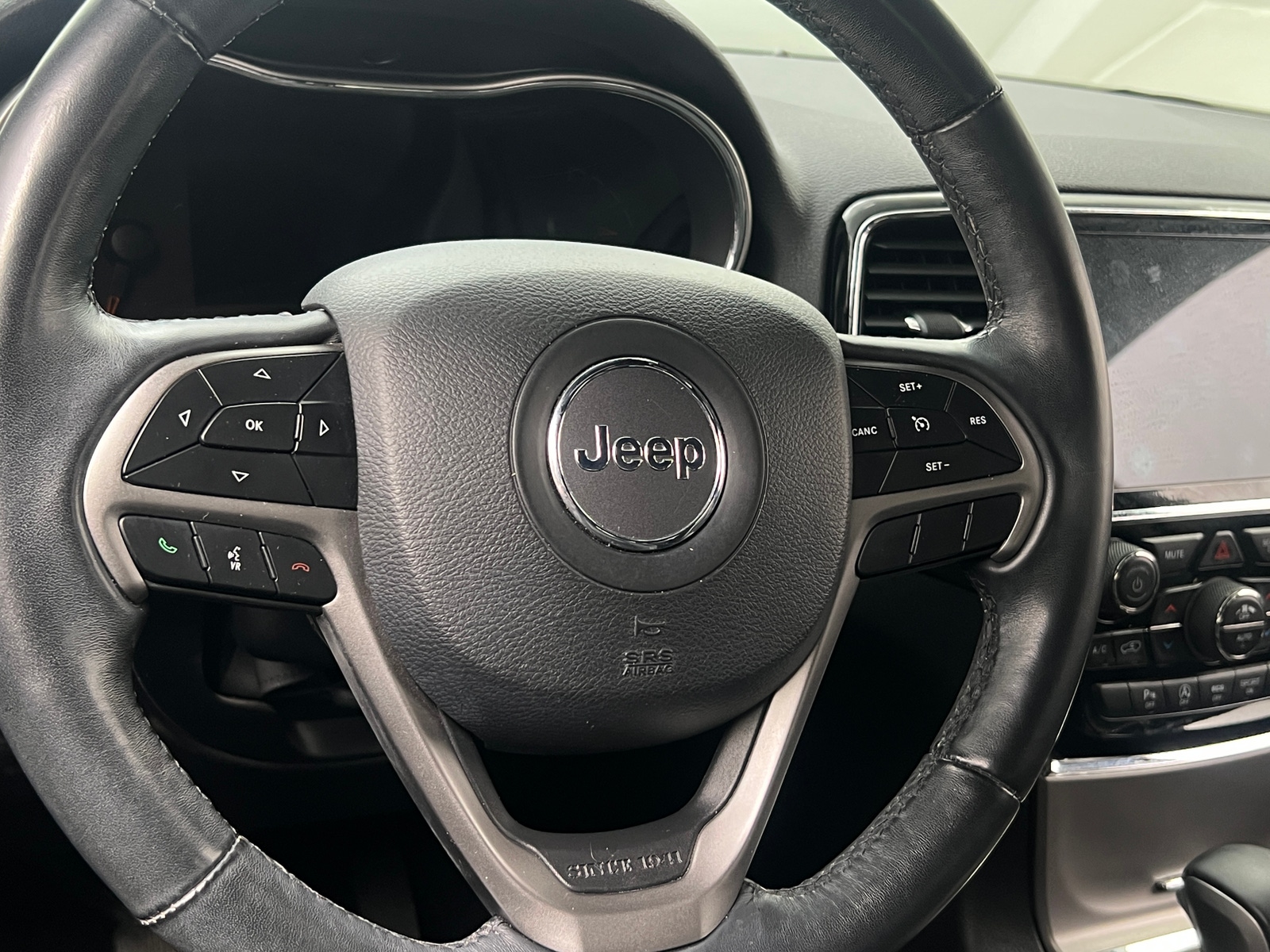 Thumbnail: 2019 Jeep Grand Cherokee - 5