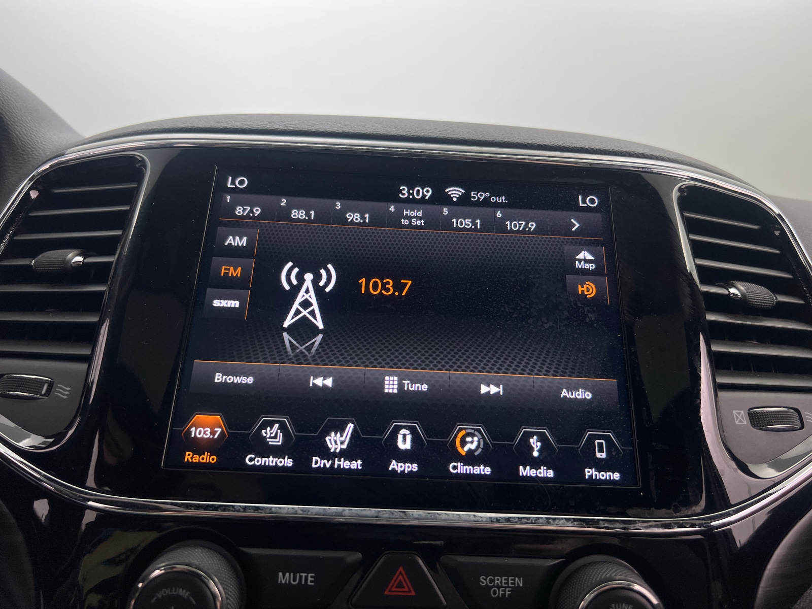 Thumbnail: 2019 Jeep Grand Cherokee - 4