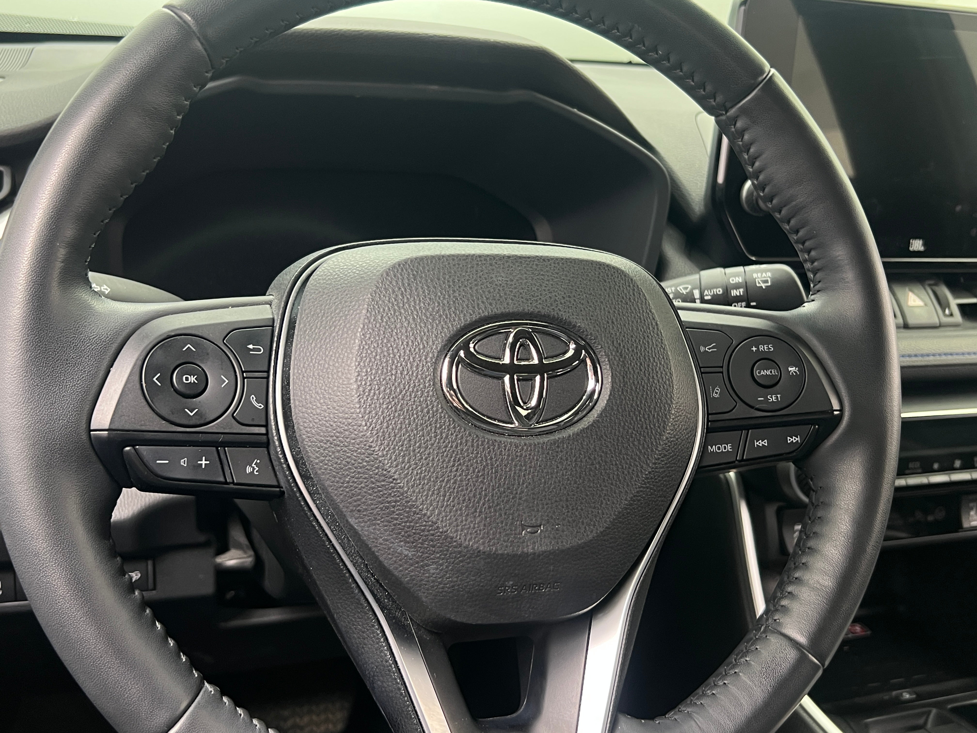 2024 Toyota RAV4 XSE 5