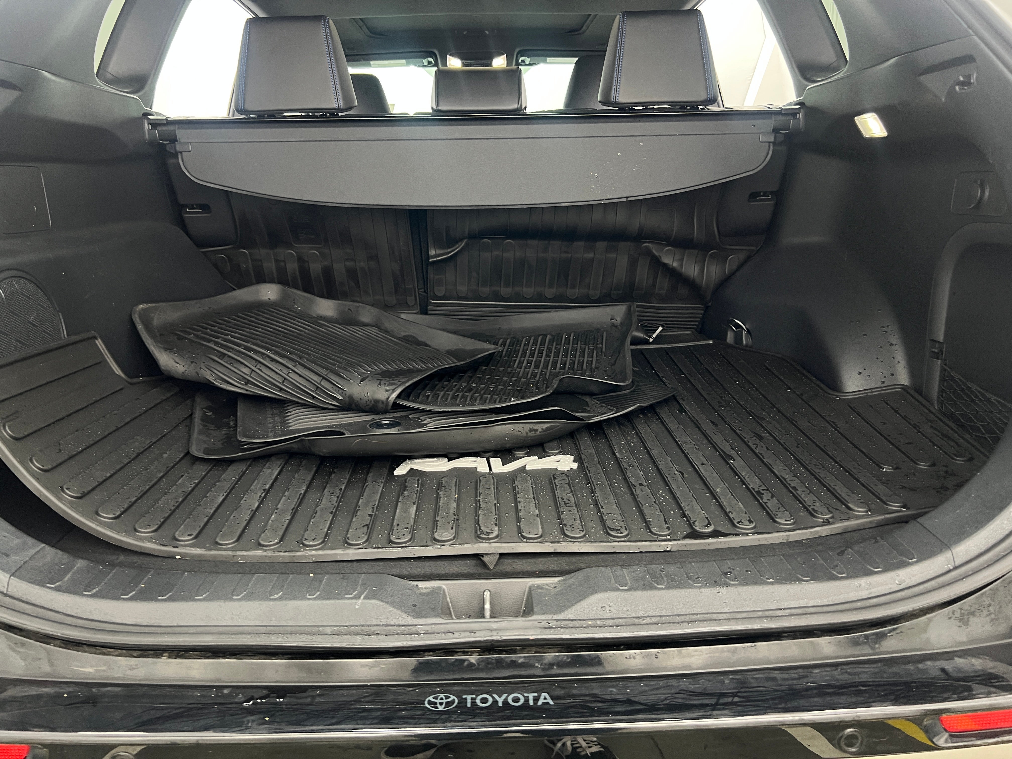 2024 Toyota RAV4 XSE 7