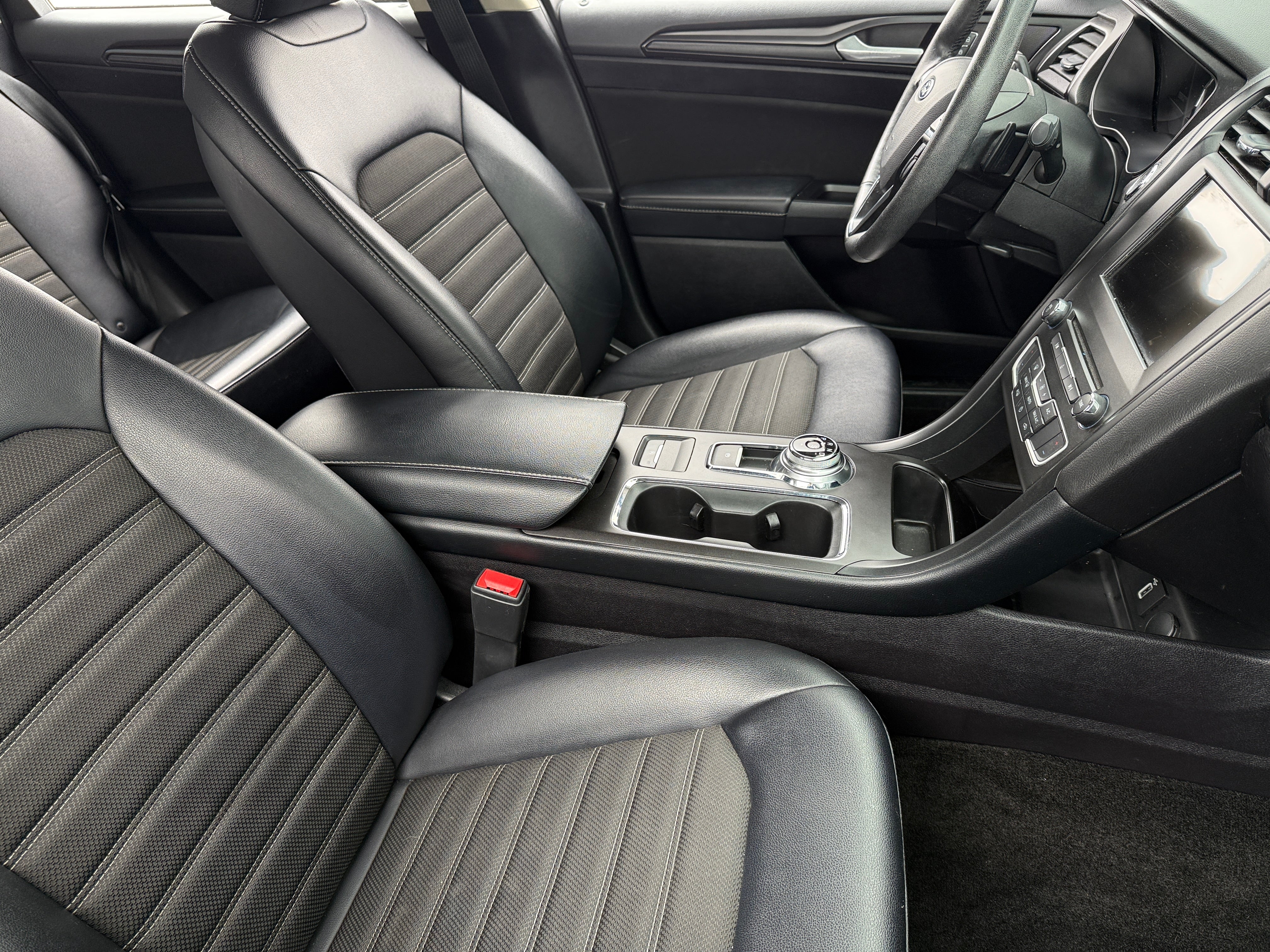 2018 Ford Fusion SE 2
