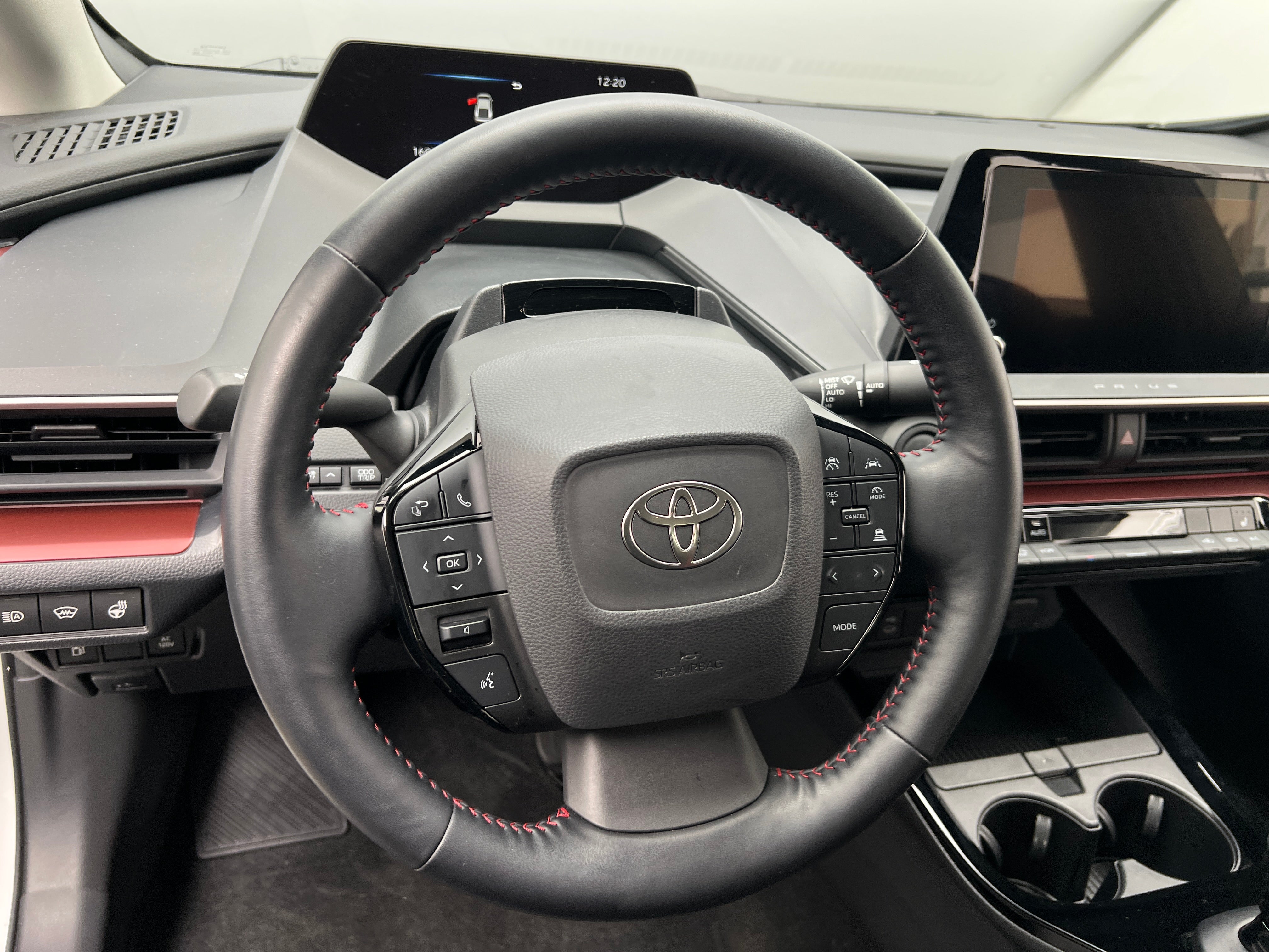 2023 Toyota Prius Prime XSE 4