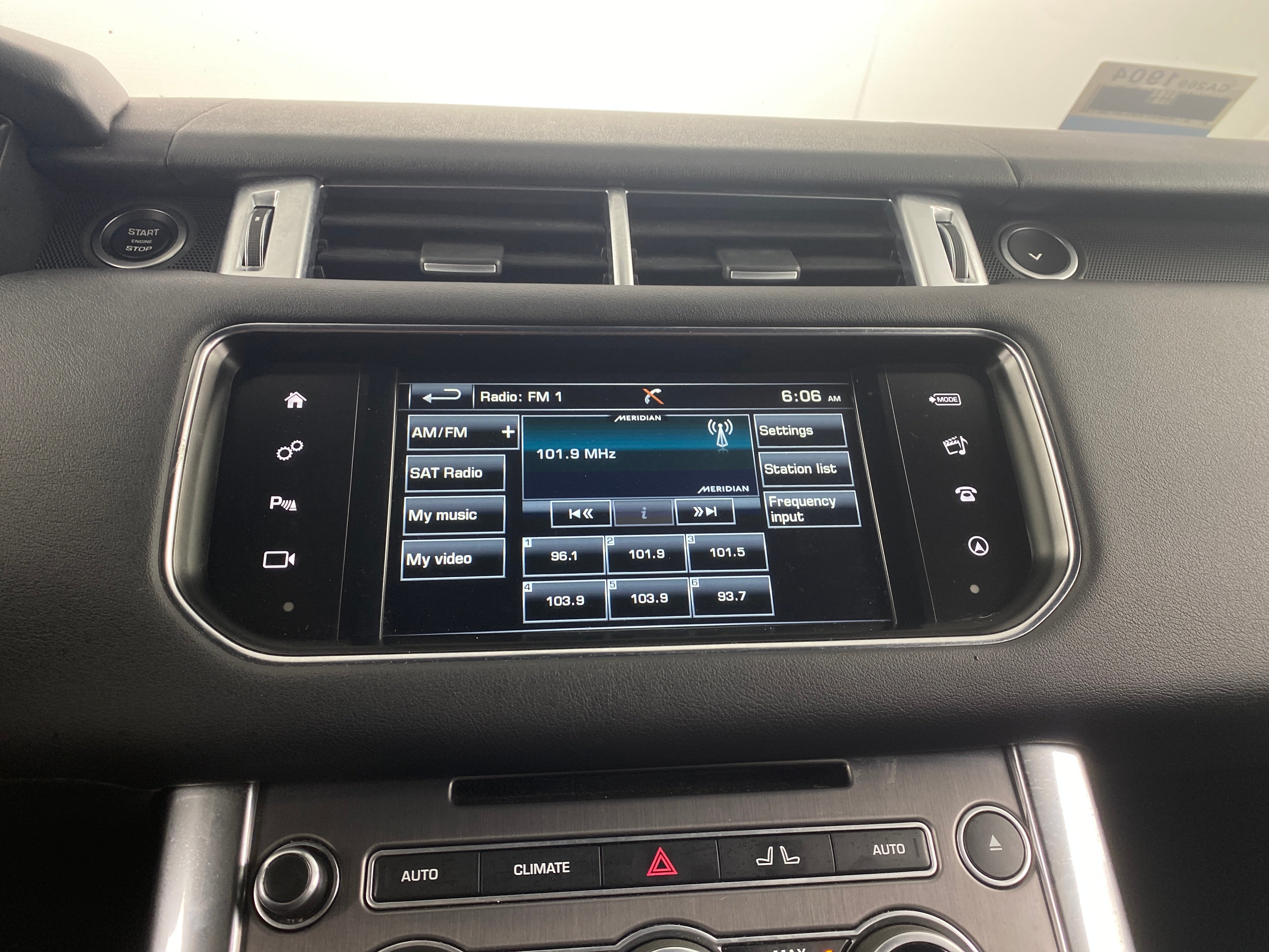 2016 Land Rover Range Rover Sport SE 3