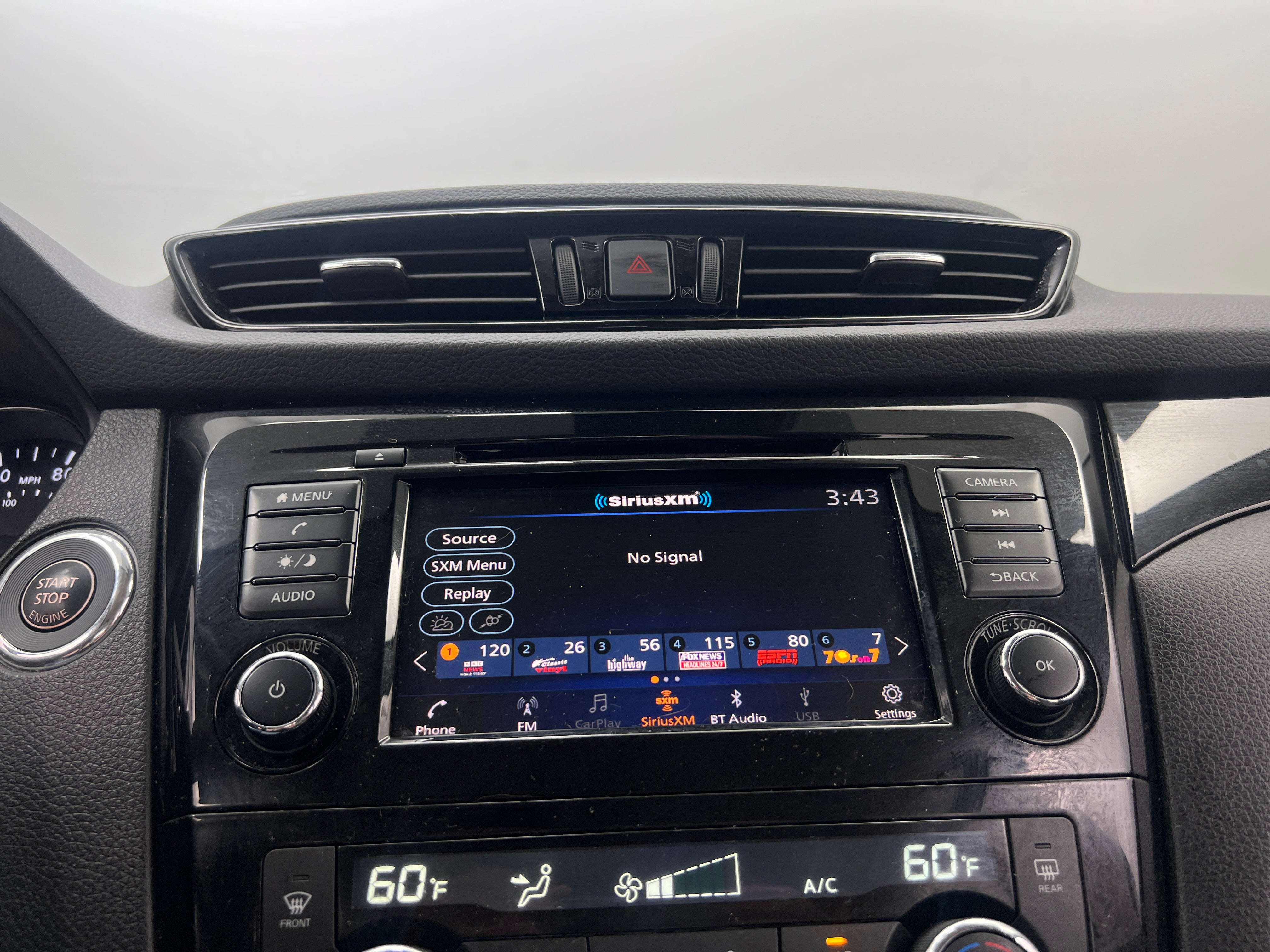 2022 Nissan Rogue Sport SV 4