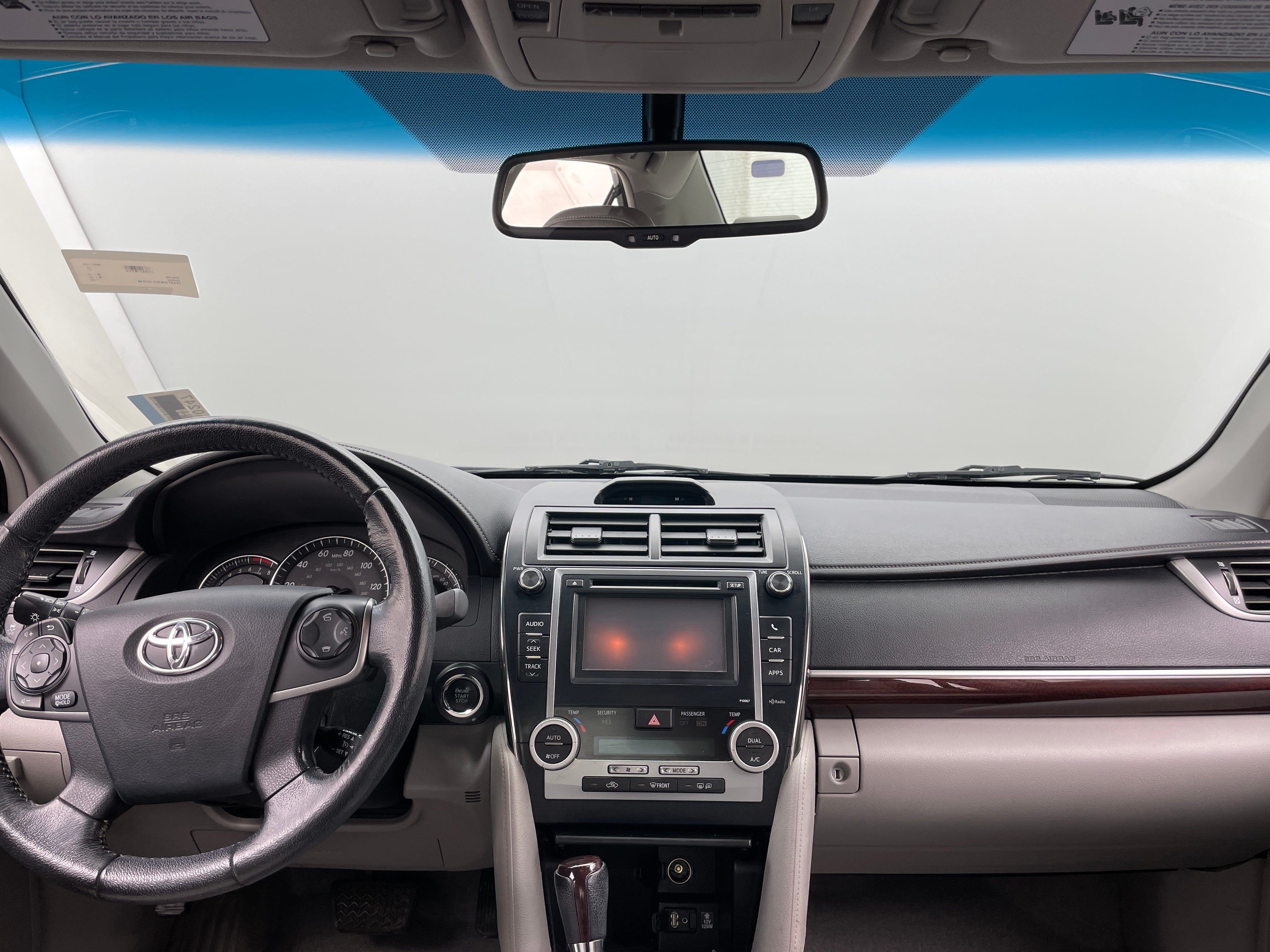 2012 Toyota Camry XLE 3