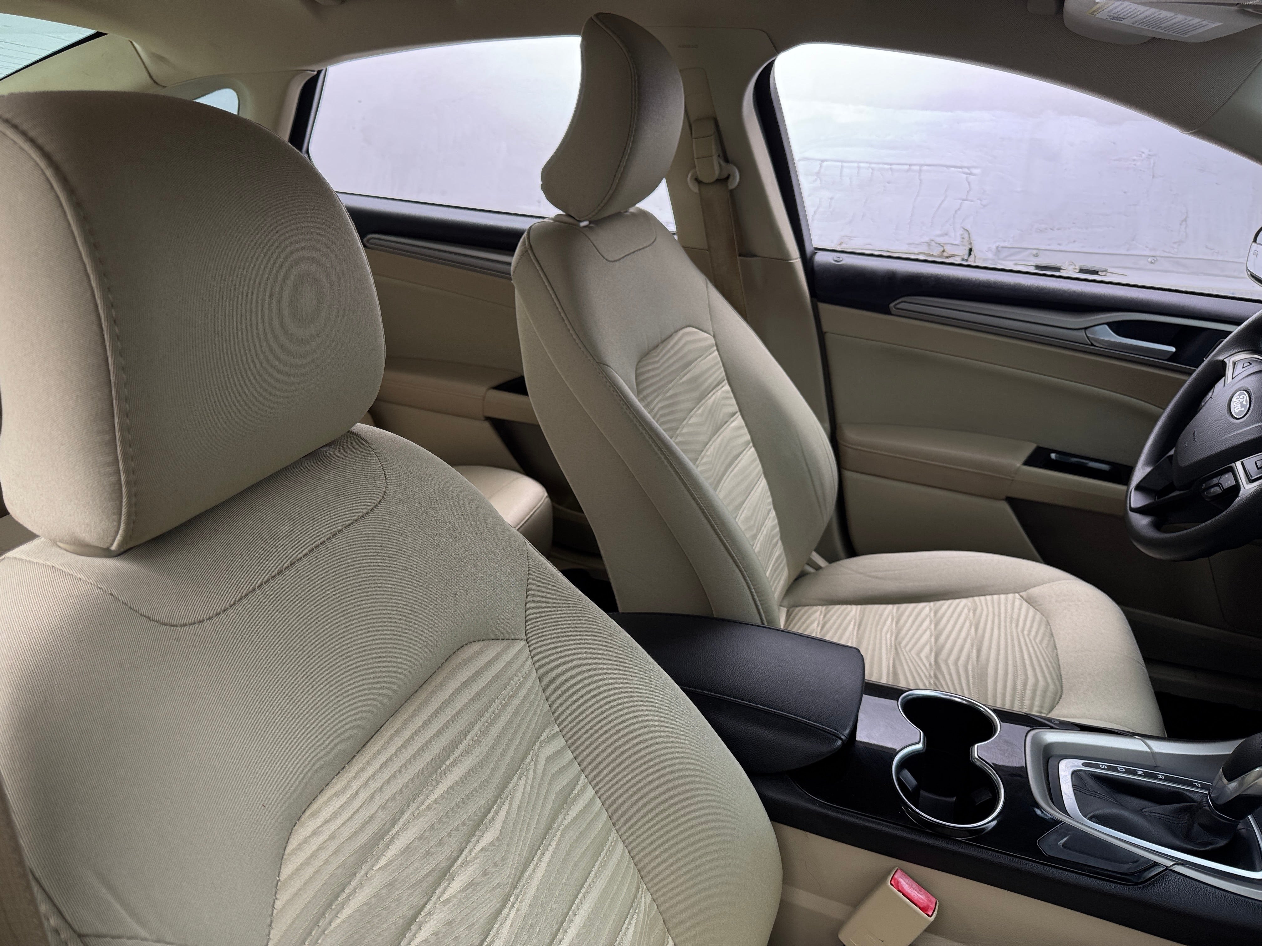 2016 Ford Fusion SE 2