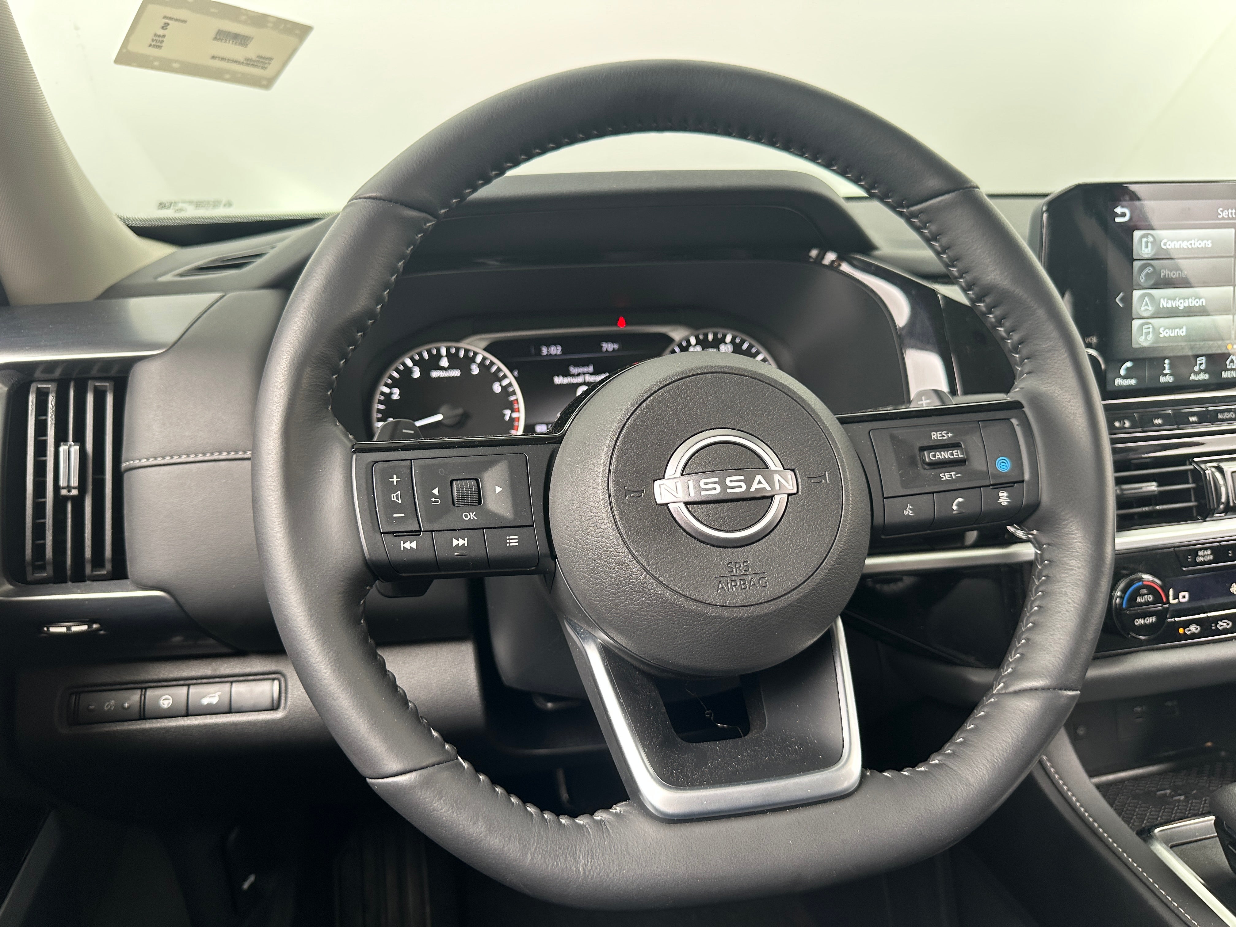 2024 Nissan Pathfinder SL 4