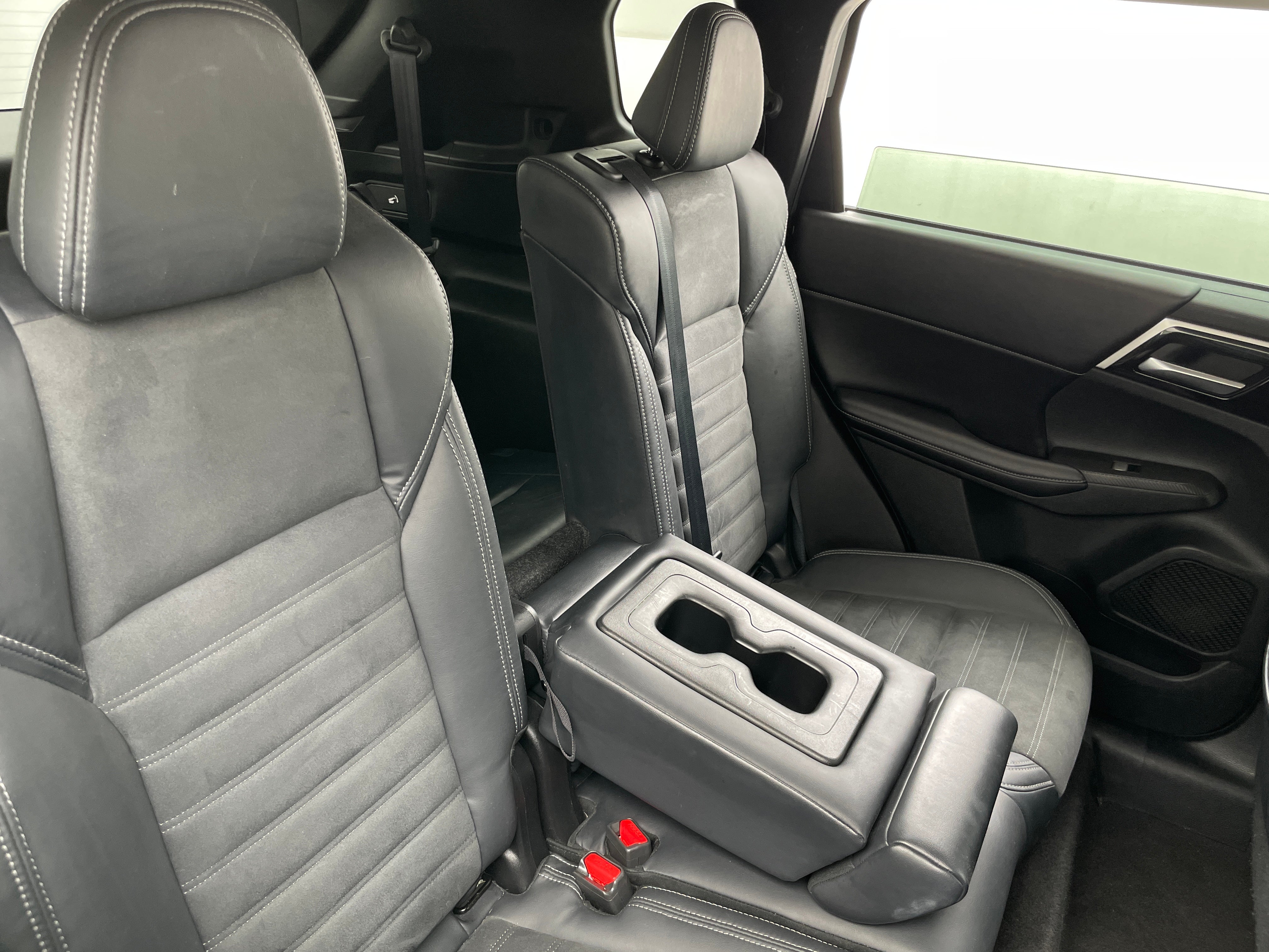 2022 Mitsubishi Outlander SE 6