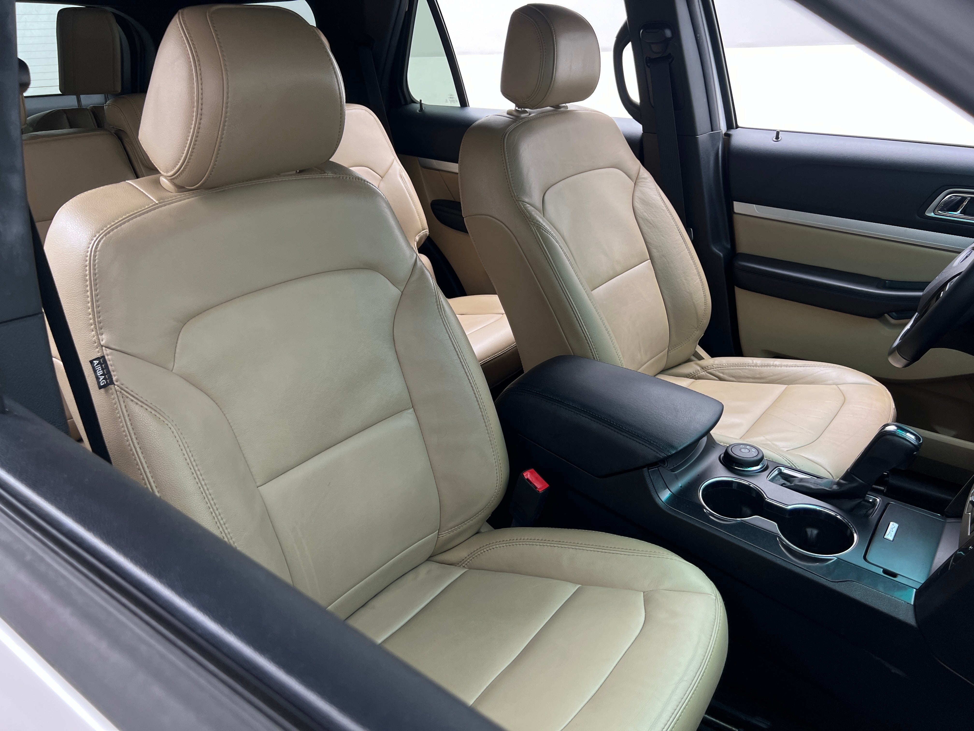 2016 Ford Explorer XLT 2