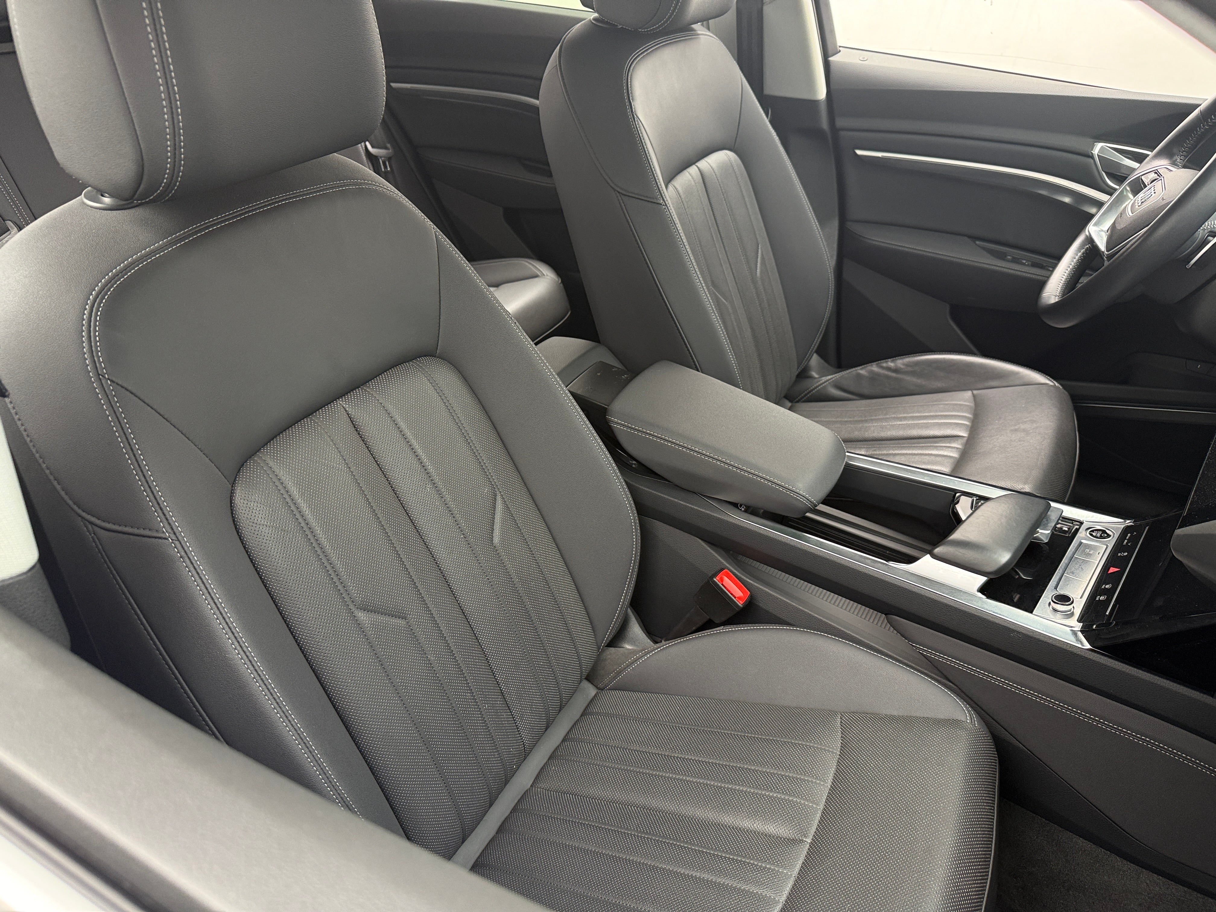 Image 2 of 2021 Audi e-tron Sportback Premium Plus