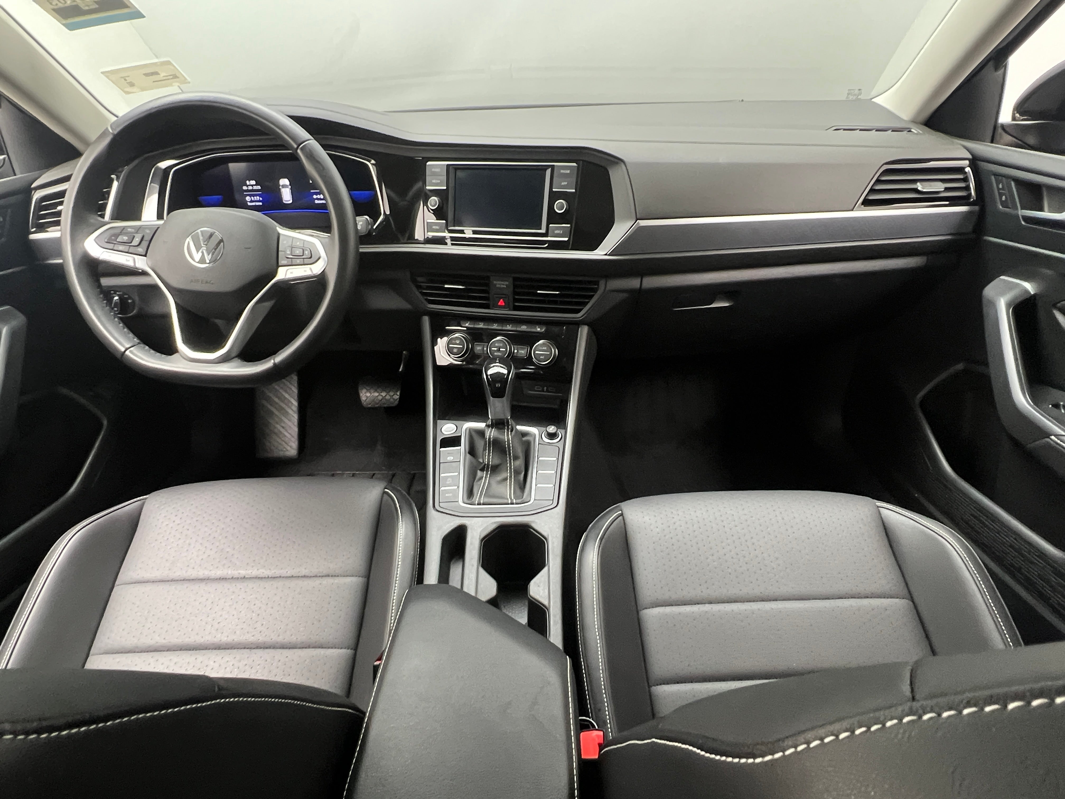 2022 Volkswagen Jetta SE 2