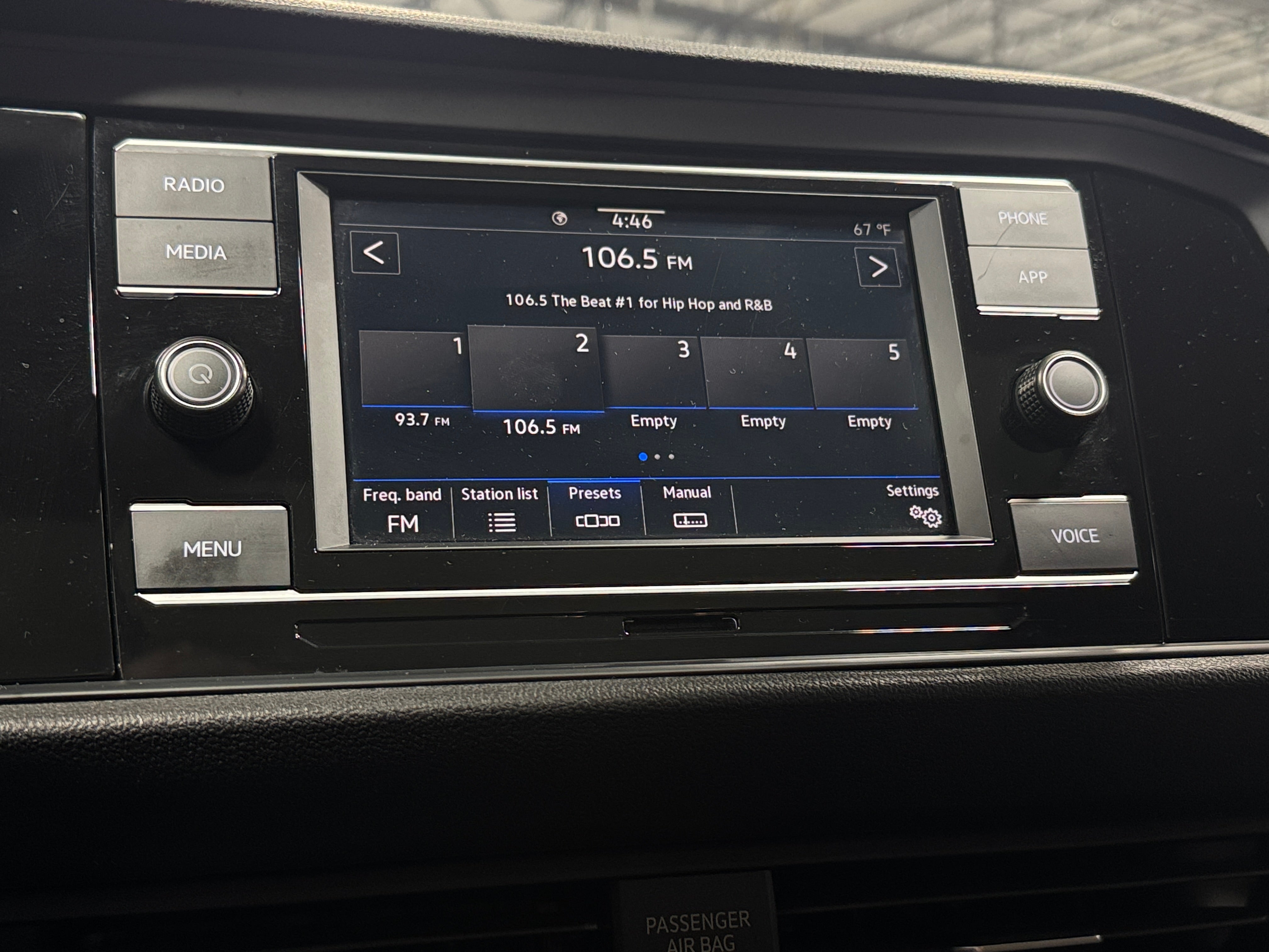 2022 Volkswagen Jetta SE 3