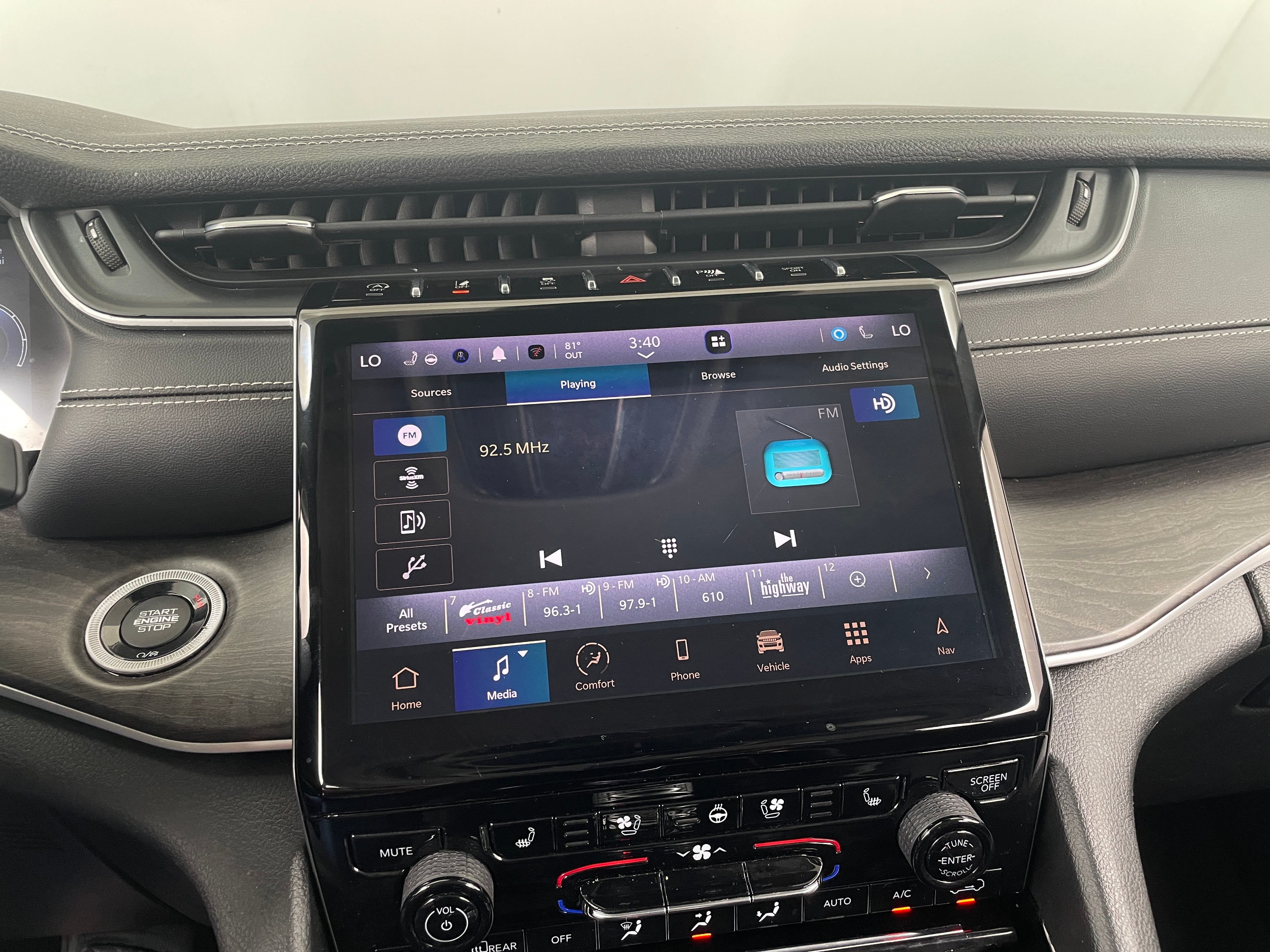 2023 Jeep Grand Cherokee L Limited Edition 3