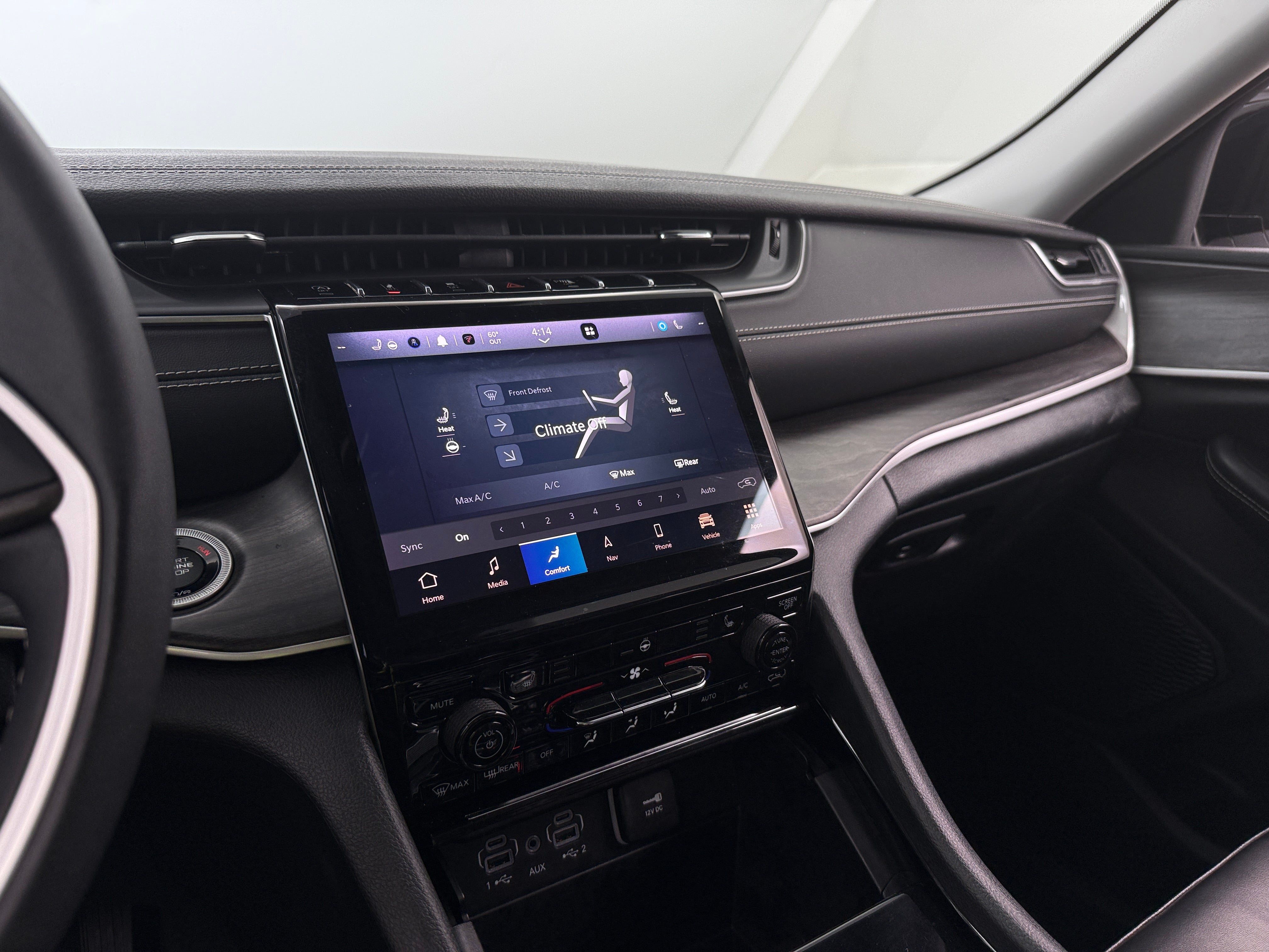 2023 Jeep Grand Cherokee Limited Edition 3
