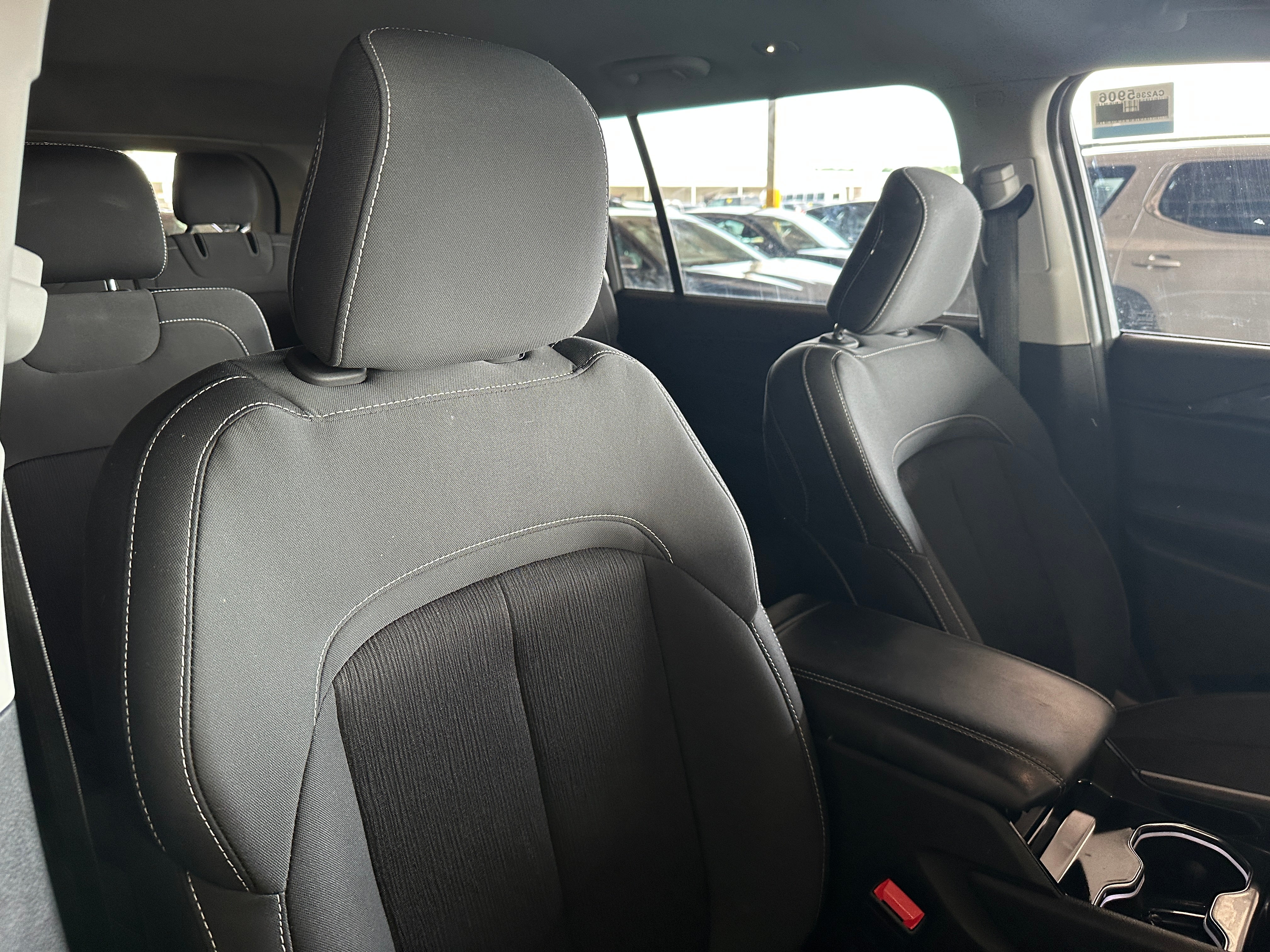 2023 Jeep Grand Cherokee L Laredo 2